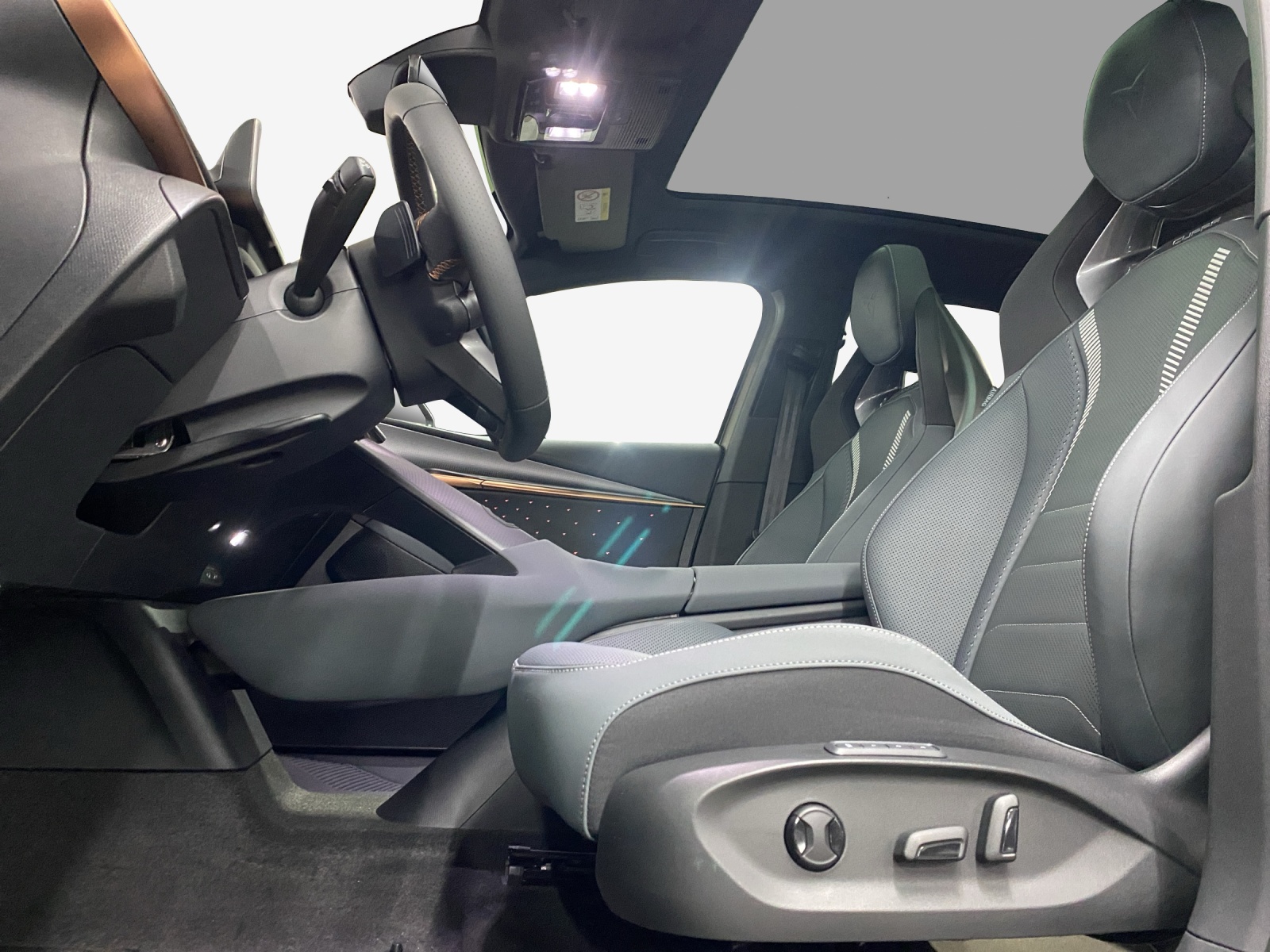 CUPRA Tavascan 77 kWh Edge 4D-image-7