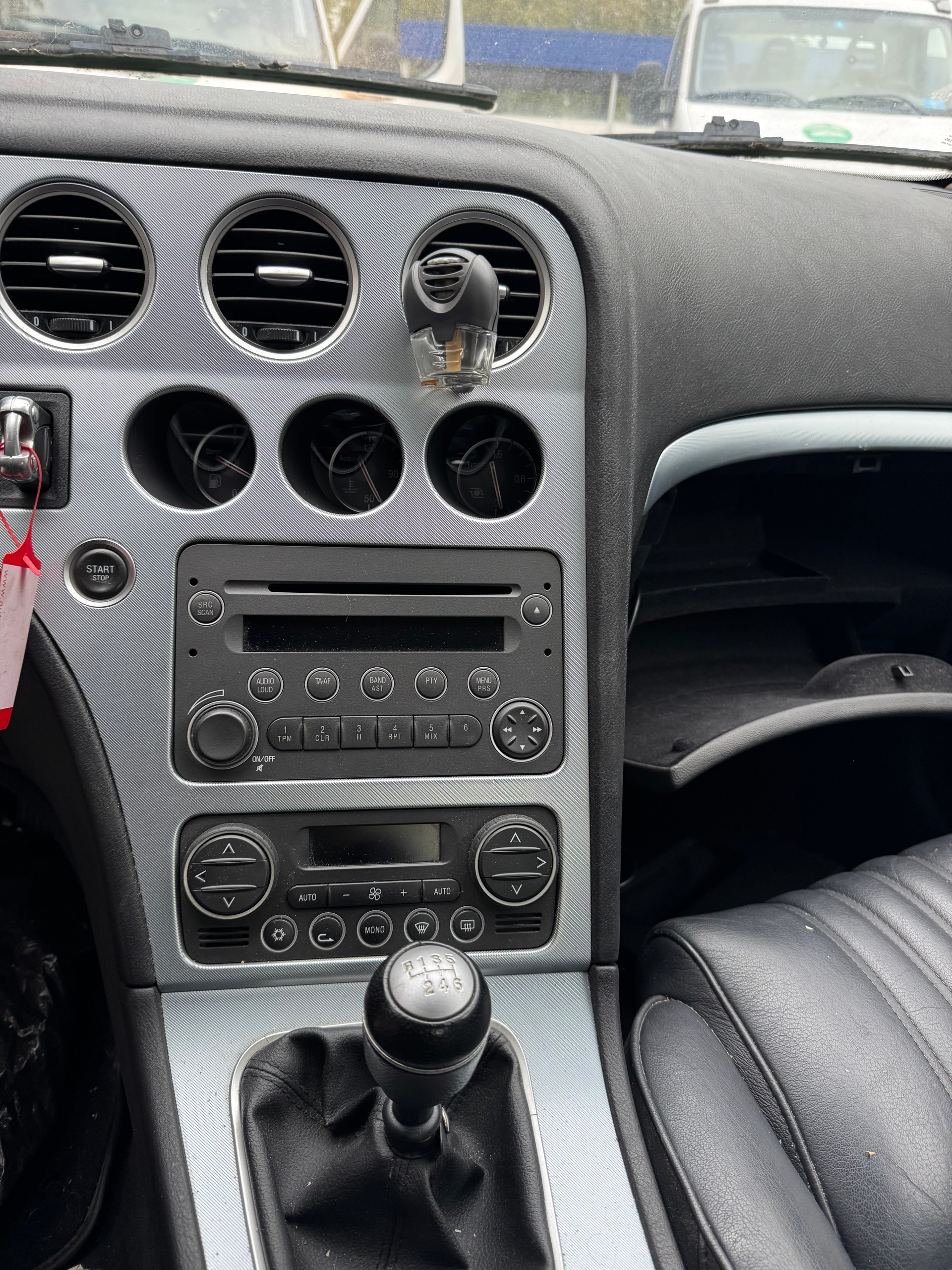 ALFA ROMEO 159 2.4 JTD Distinctive-image-10