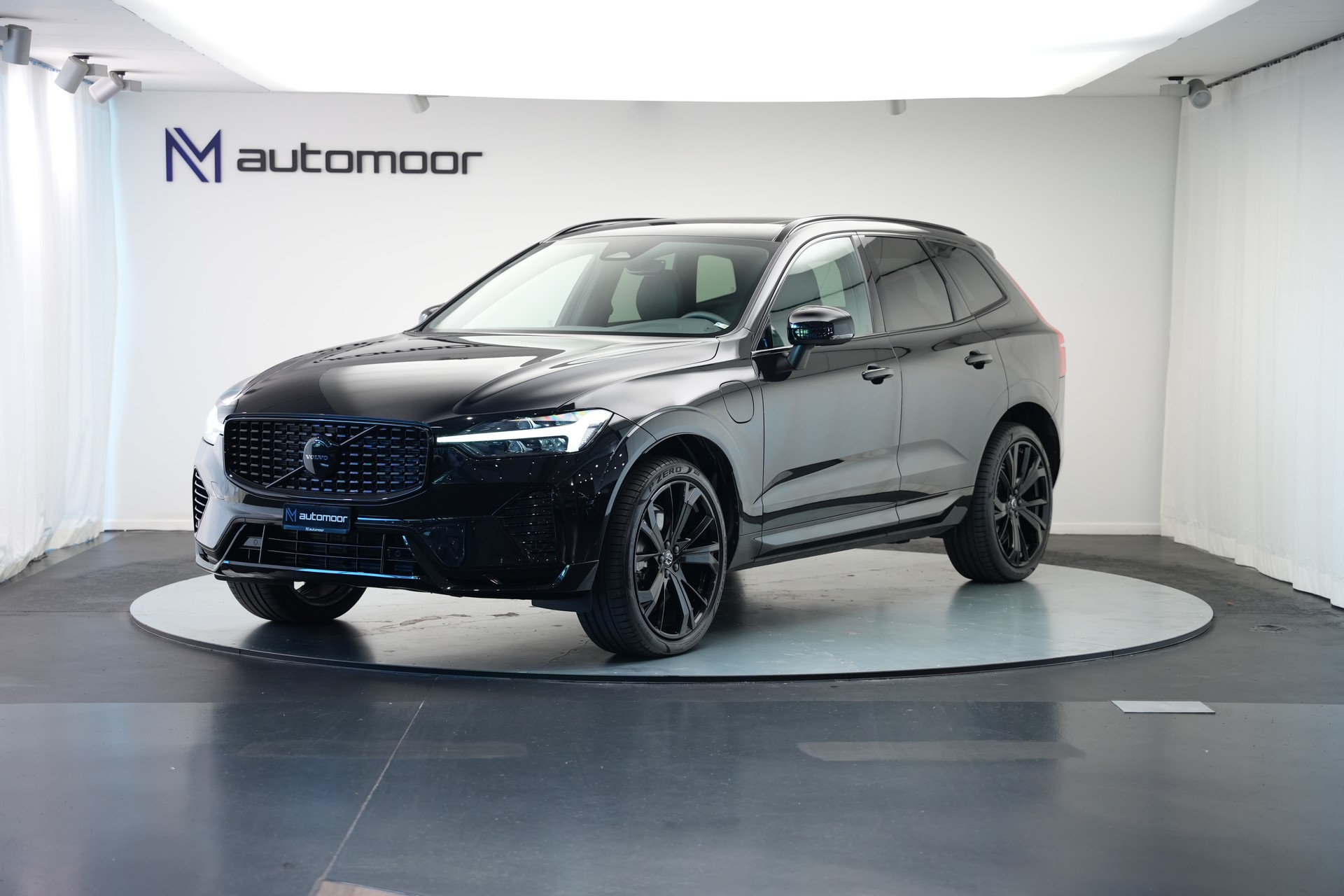VOLVO XC60 T8 eAWD PluginHybrid Black Edition Geartronic *Panorama* *Standheizung*