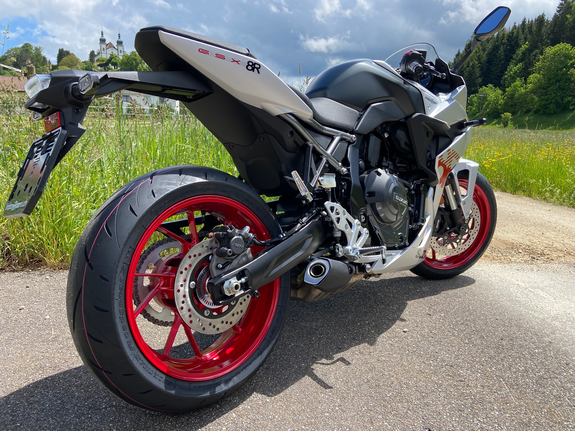 SUZUKI GSX-R 8-image-1