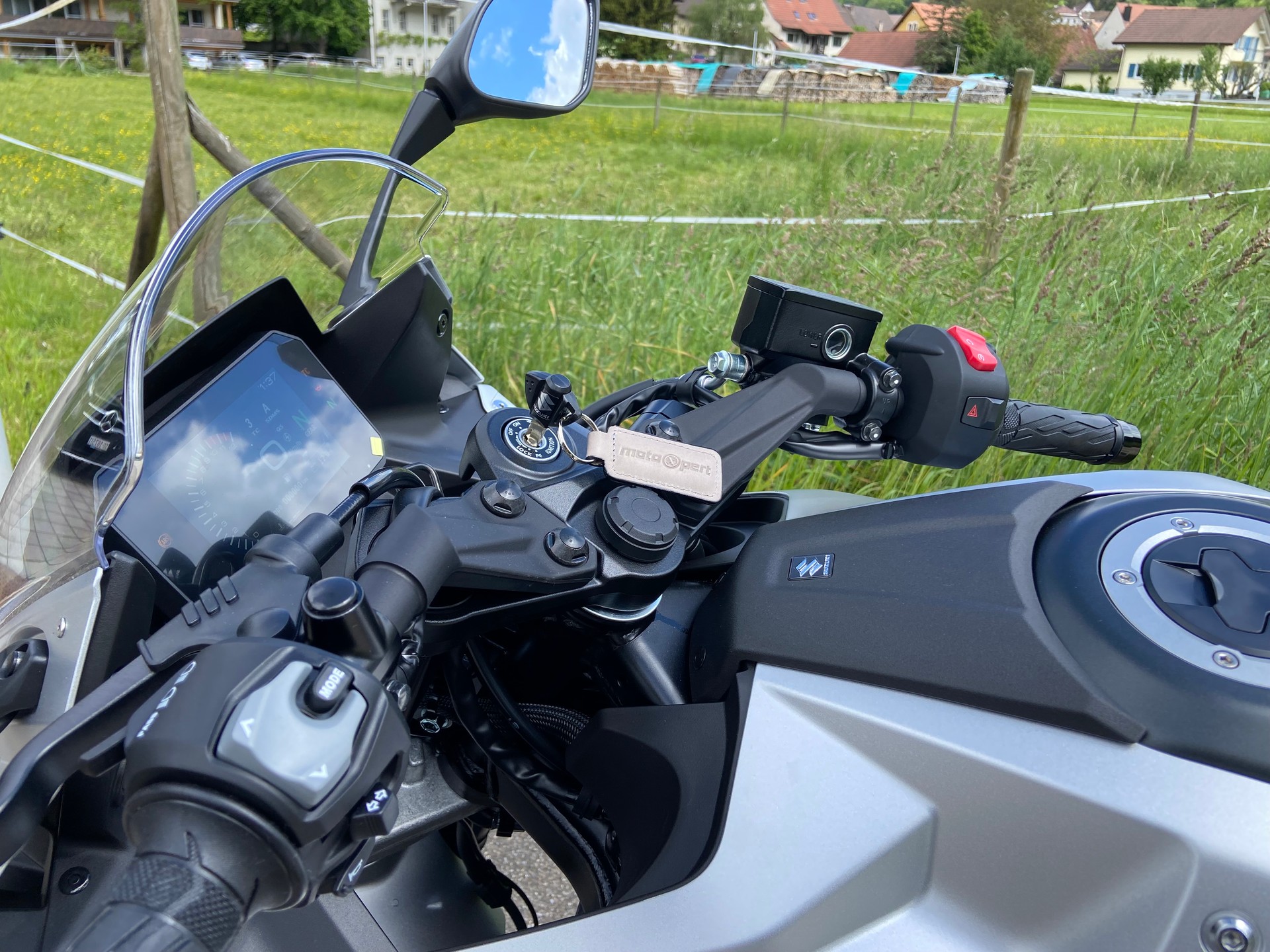 SUZUKI GSX-R 8-image-6