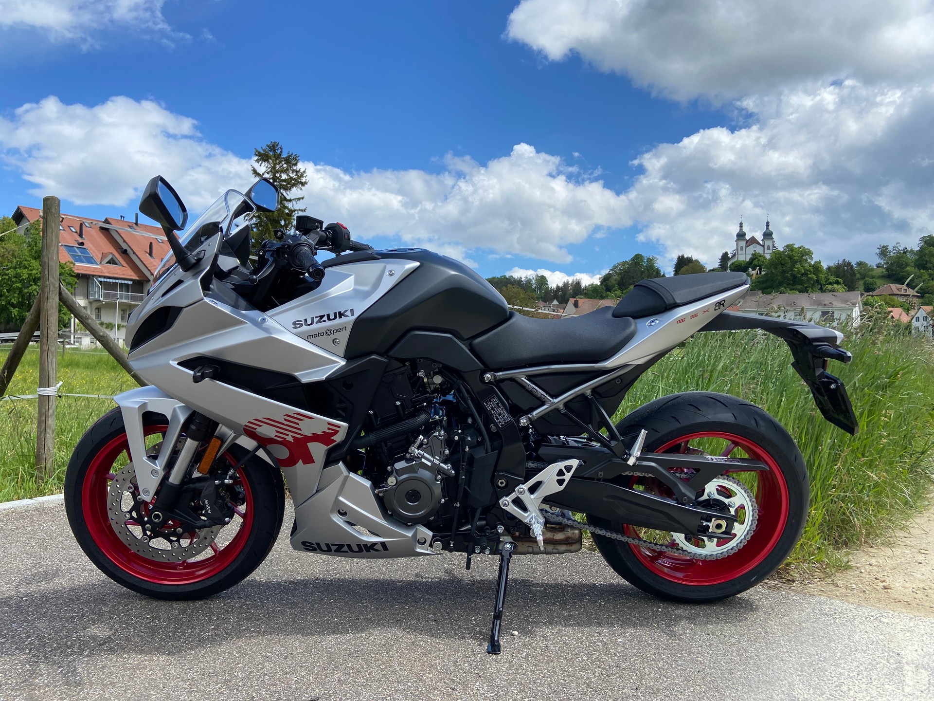 SUZUKI GSX-R 8-image-3