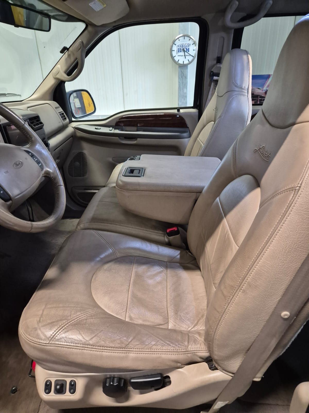 FORD F250-image-11