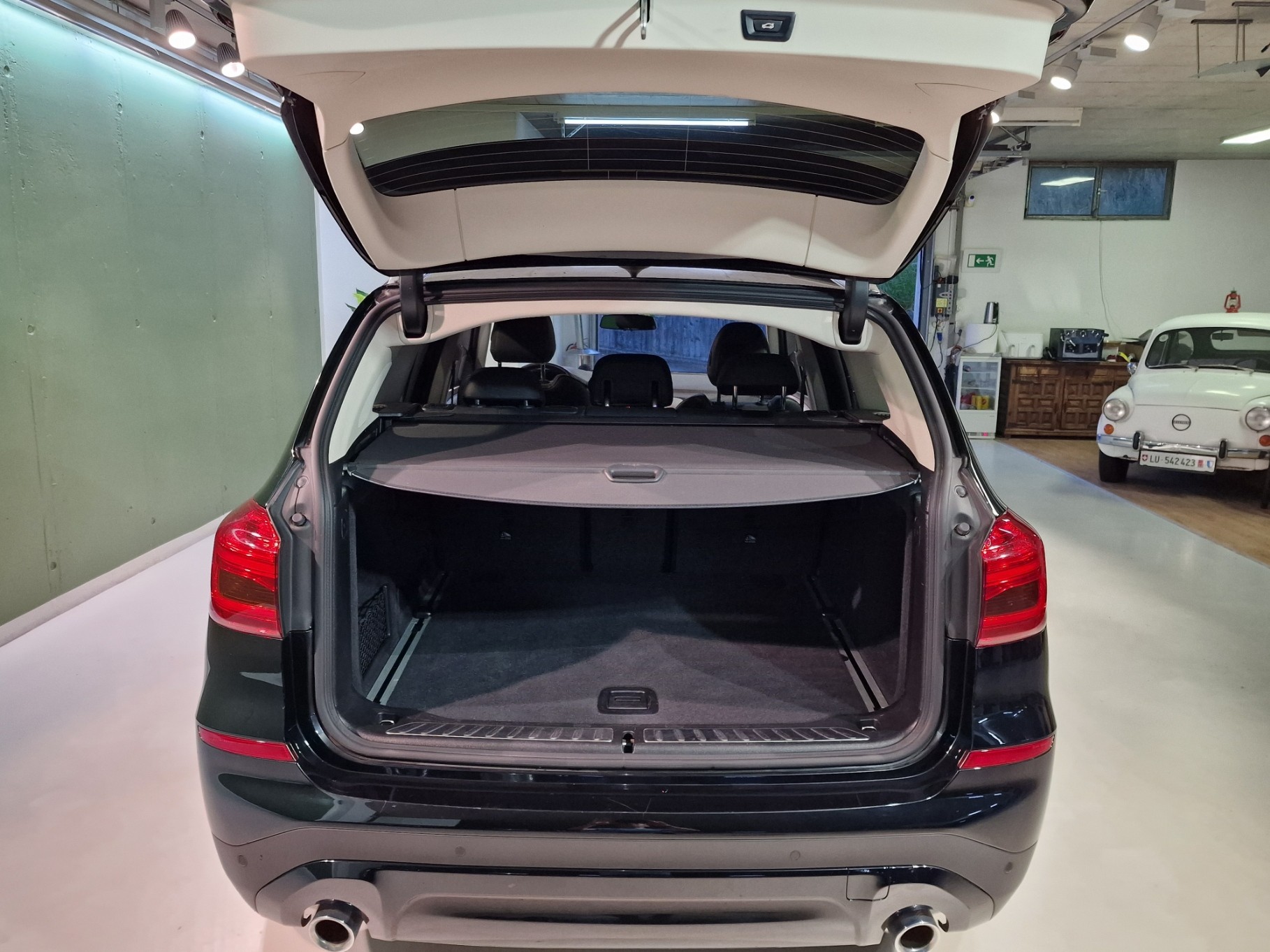 BMW X3 xDrive 20d Individual xLine Steptronic-image-14