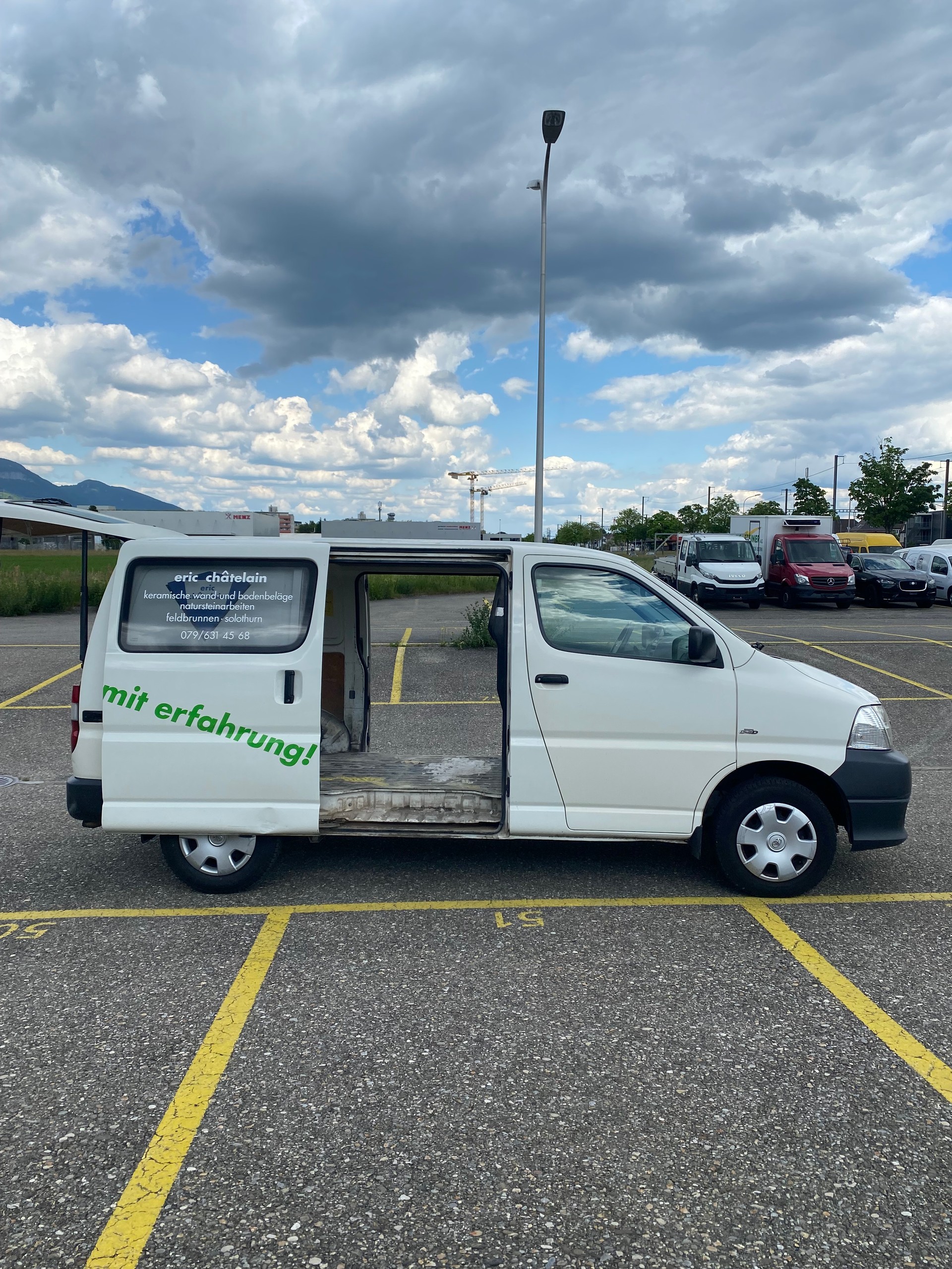 TOYOTA Hiace D-4D Van SWB-image-9