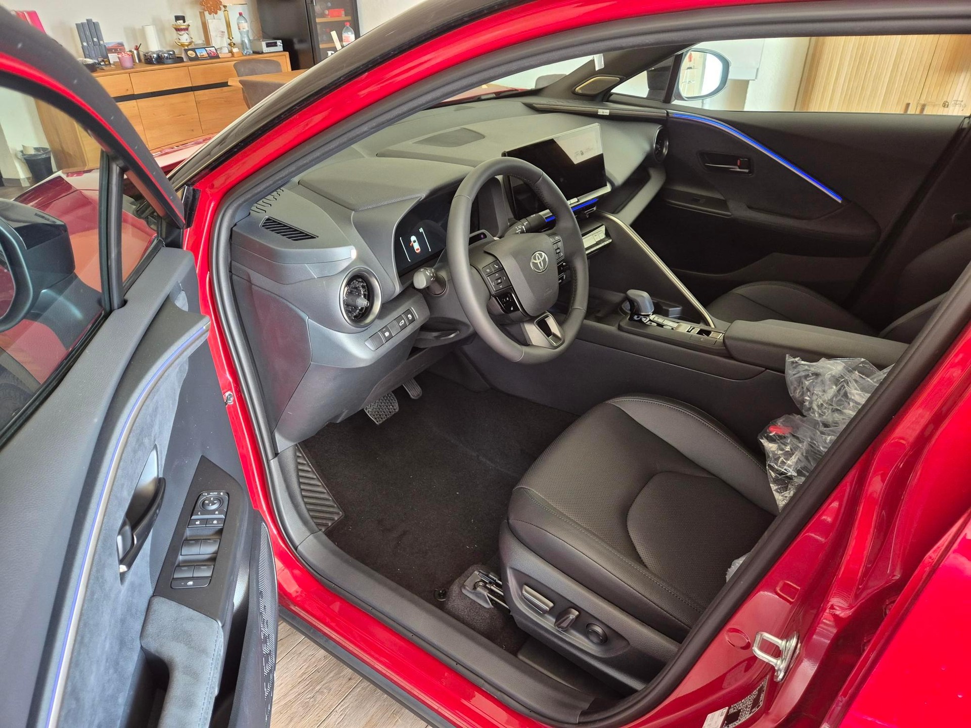 TOYOTA C-HR 2.0 HEV Style 4x4-image-8