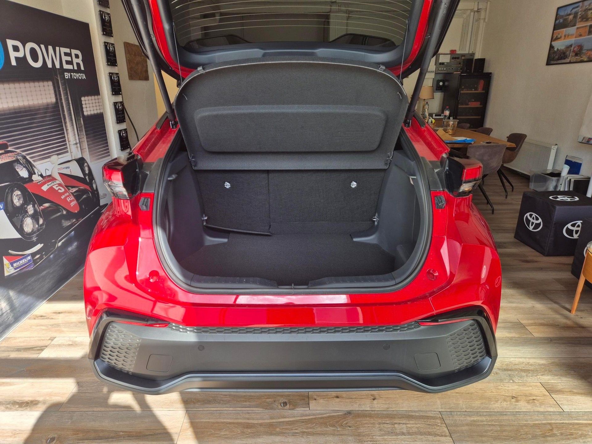 TOYOTA C-HR 2.0 HEV Style 4x4-image-5
