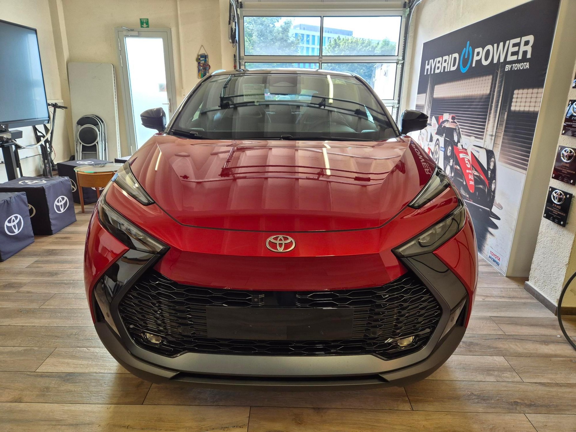 TOYOTA C-HR 2.0 HEV Style 4x4-showroom-element-1