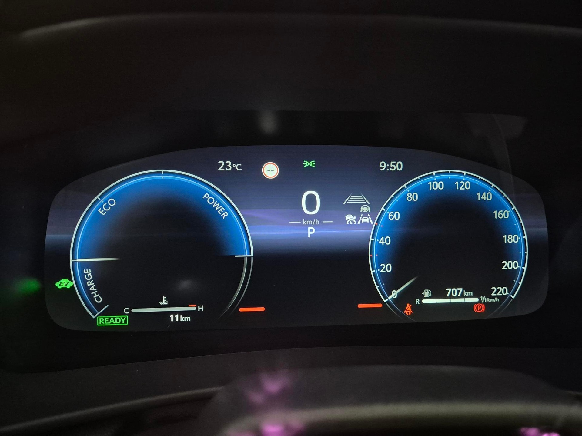 TOYOTA C-HR 2.0 HEV Style 4x4-image-9