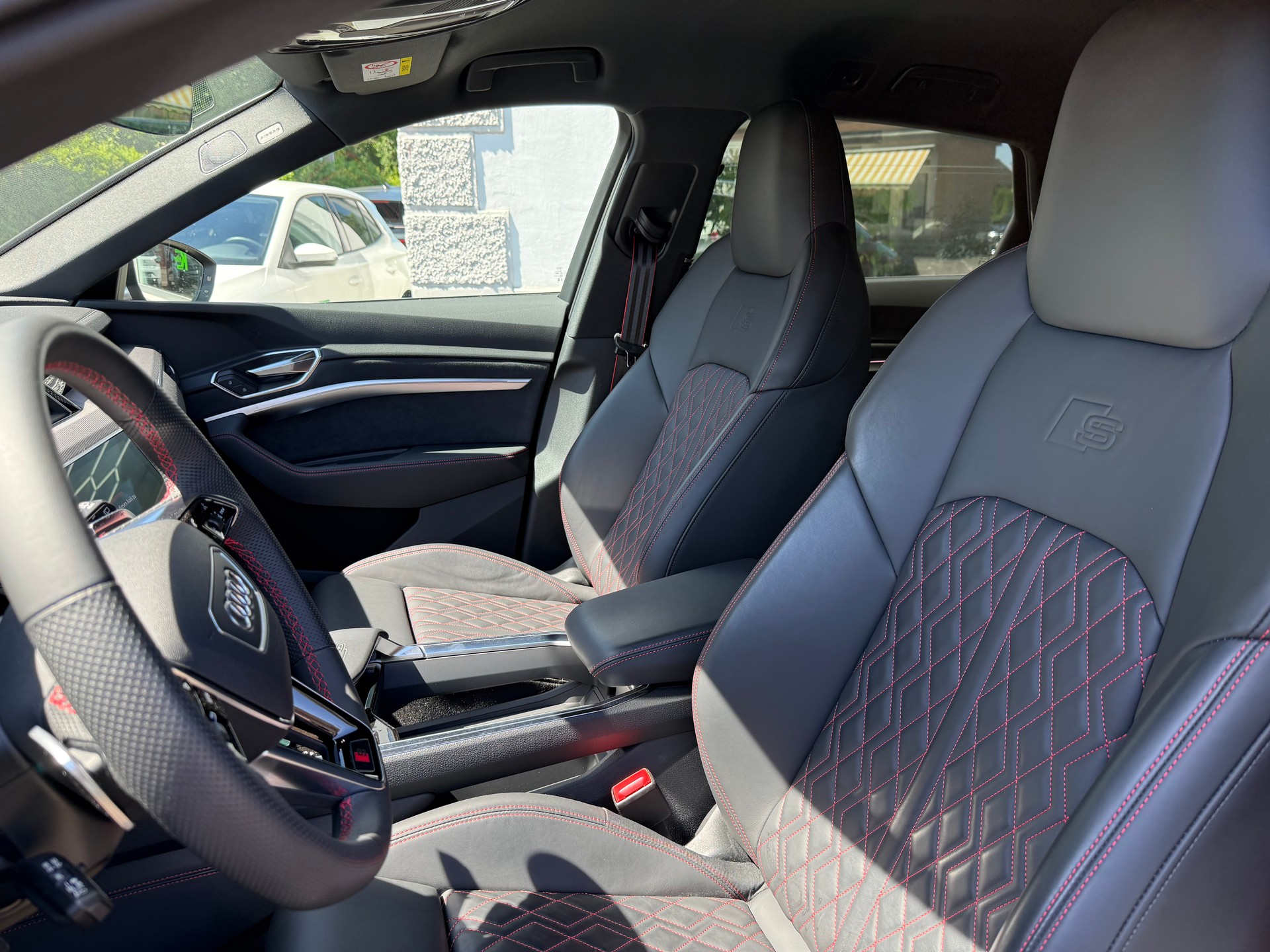 AUDI SQ8 e-tron quattro-image-5