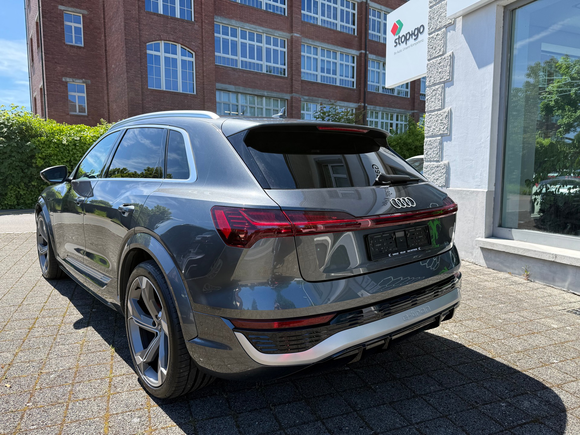 AUDI SQ8 e-tron quattro-image-8