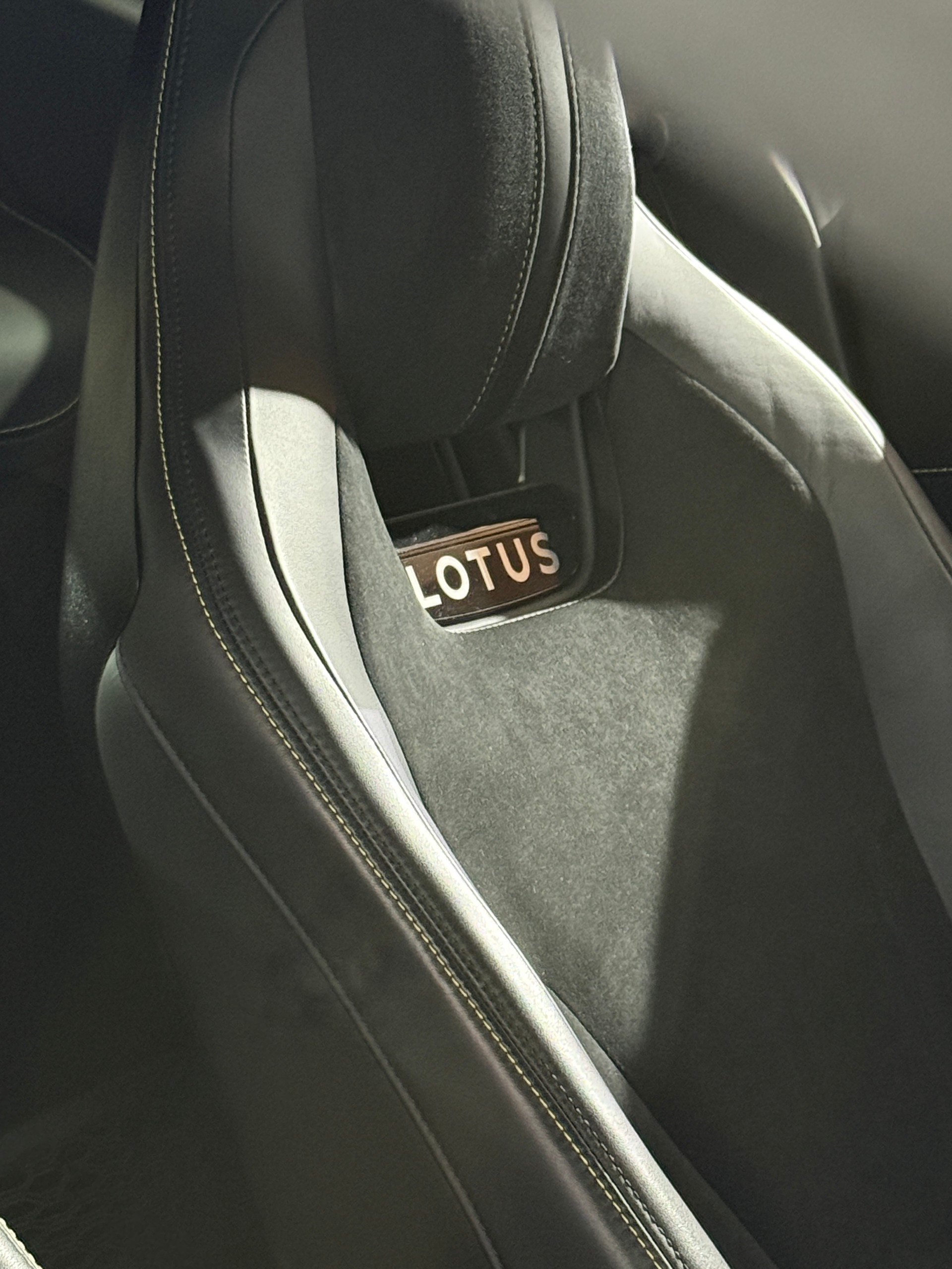 LOTUS Emira 3.5 V6 First Edition-image-11
