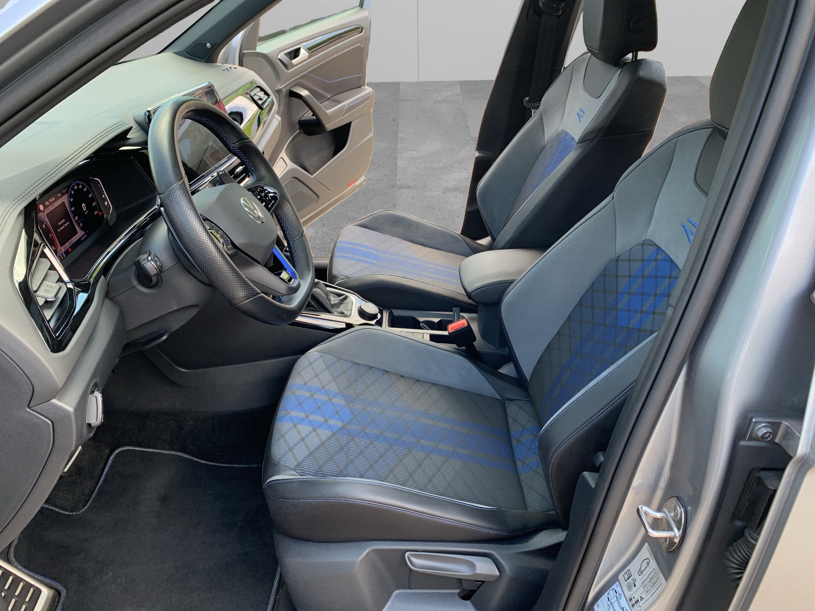 VW T-Roc 2.0 TSI R DSG 4M-image-9