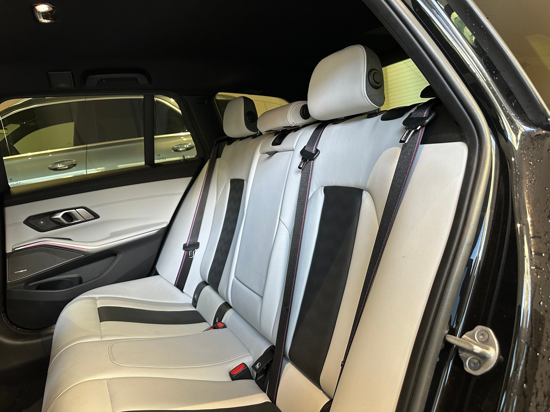 BMW M3 Touring xDrive Competition M-image-8
