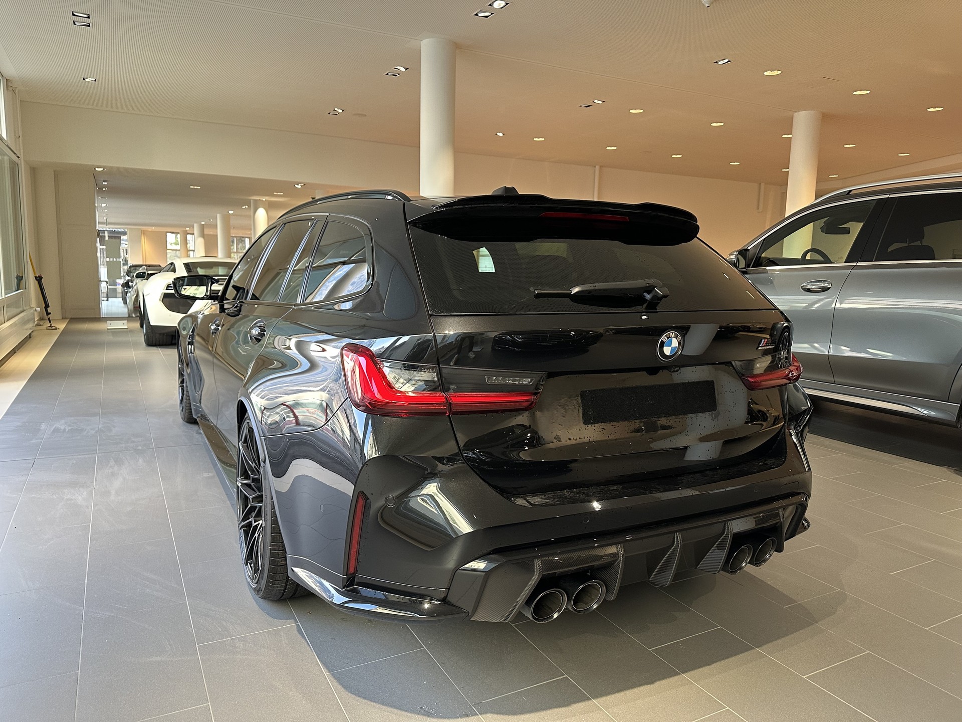 BMW M3 Touring xDrive Competition M-showroom-element-3