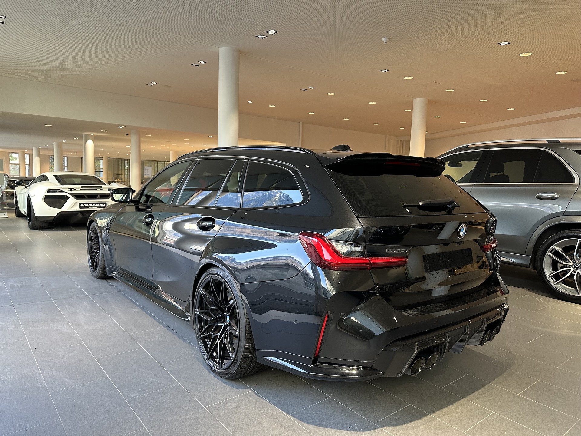 BMW M3 Touring xDrive Competition M-showroom-element-2