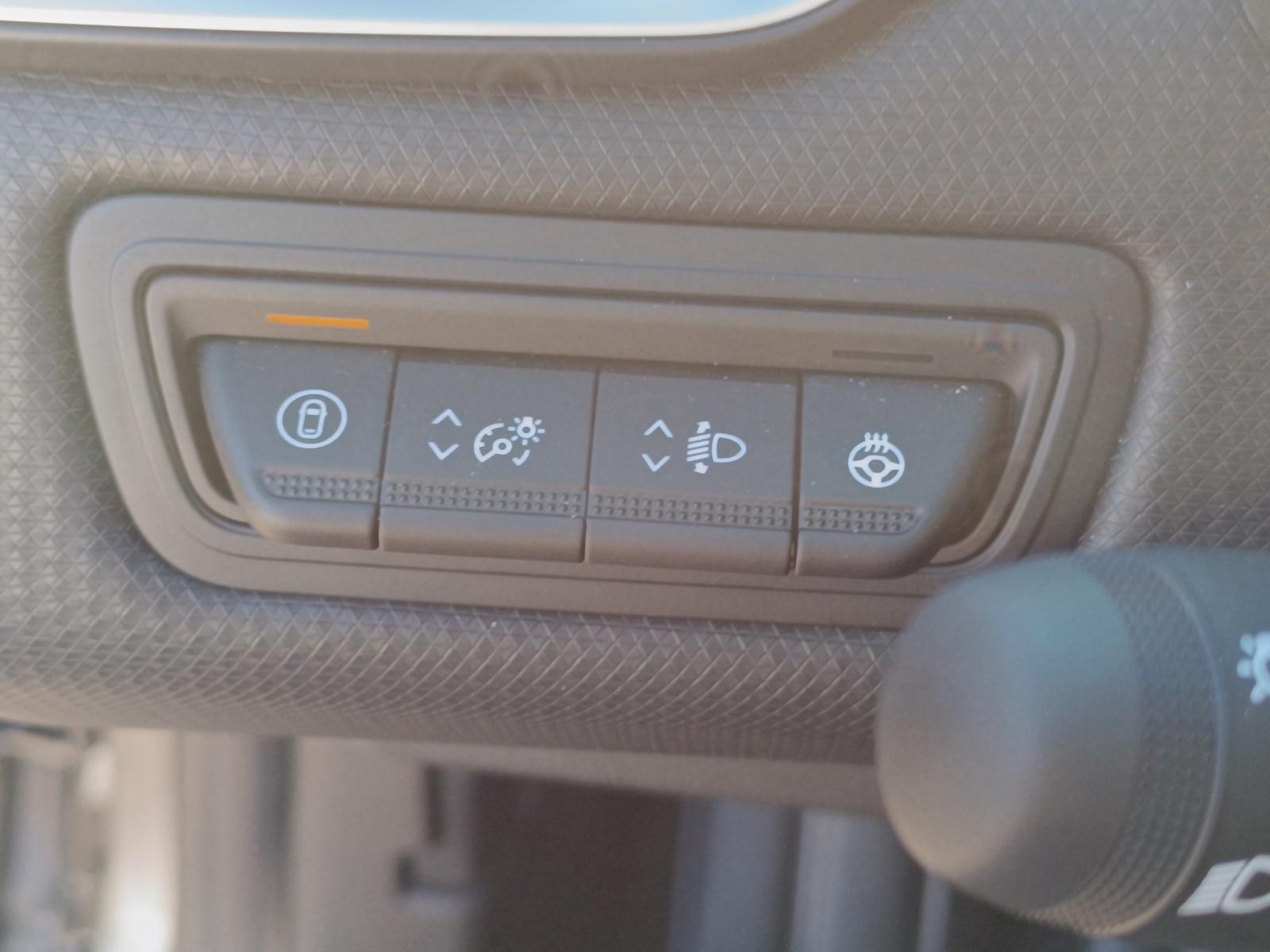 MITSUBISHI Colt 1.6 HEV Intense-image-18