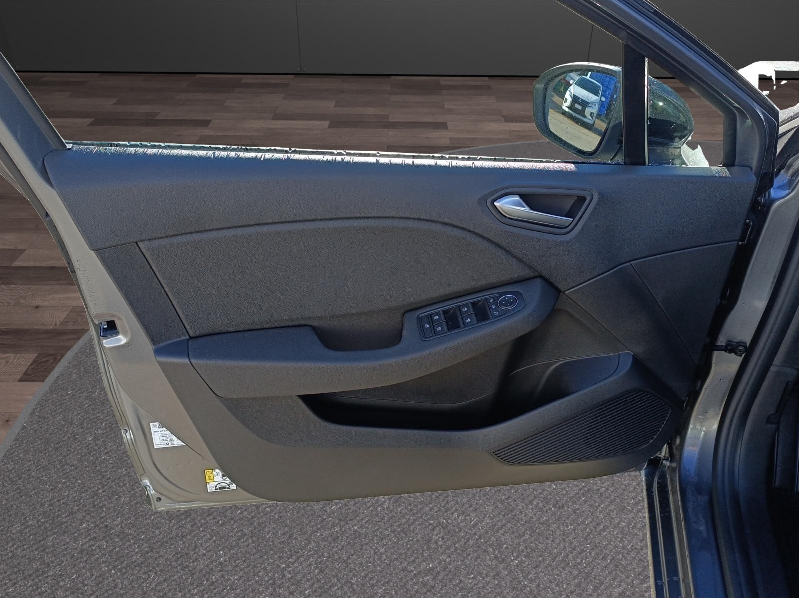 MITSUBISHI Colt 1.6 HEV Intense-image-12