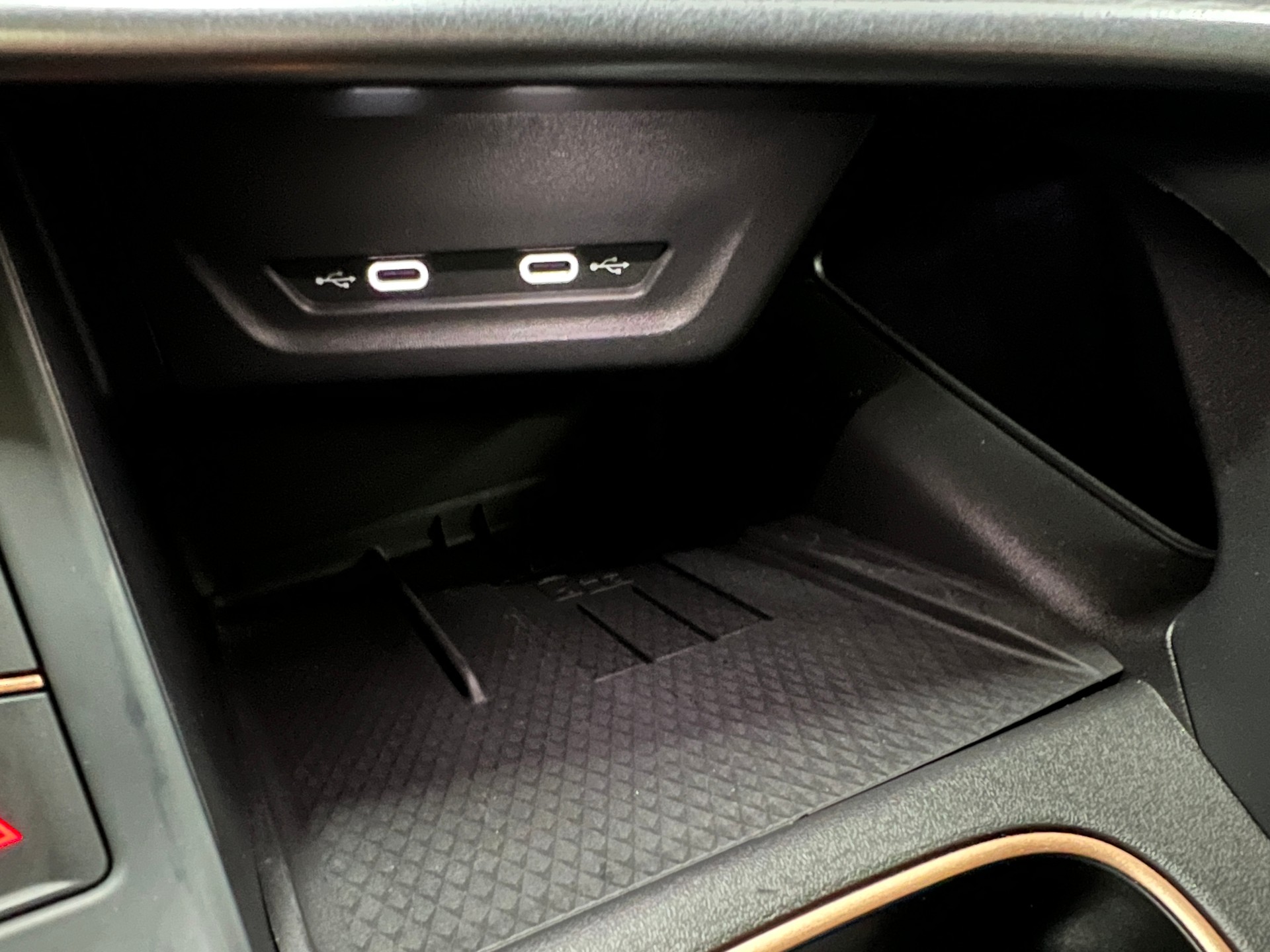 CUPRA Terramar 1.5 eTSI DSG / 5 Jahre Garantie / 4.3% Leasing-image-23