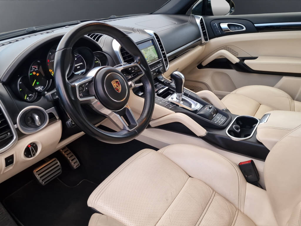 PORSCHE Cayenne 3.0 V6 S E-Hybrid-image-8