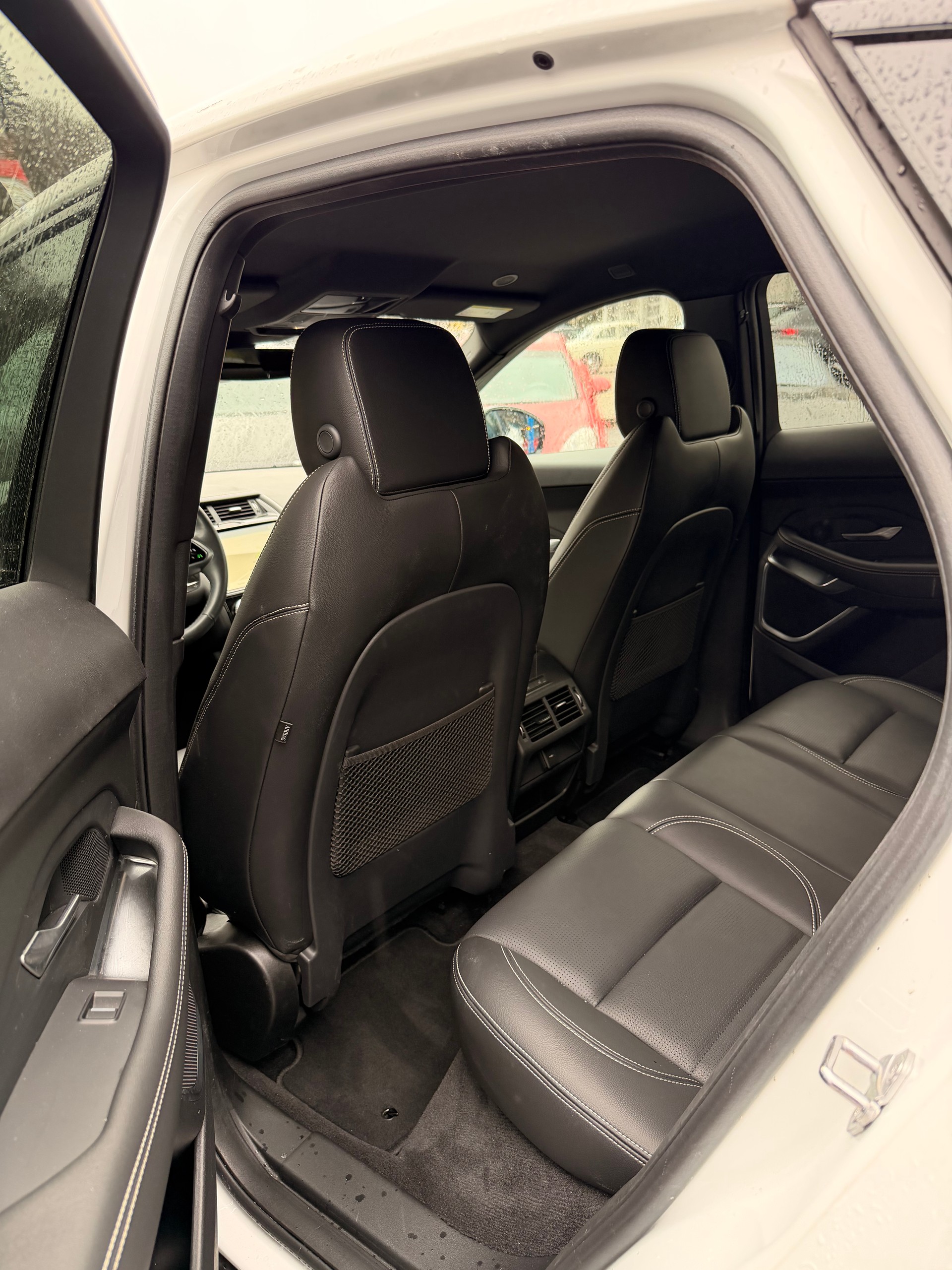 JAGUAR E-Pace 1.5 P300e R-Dynamic AWD HSE-image-8