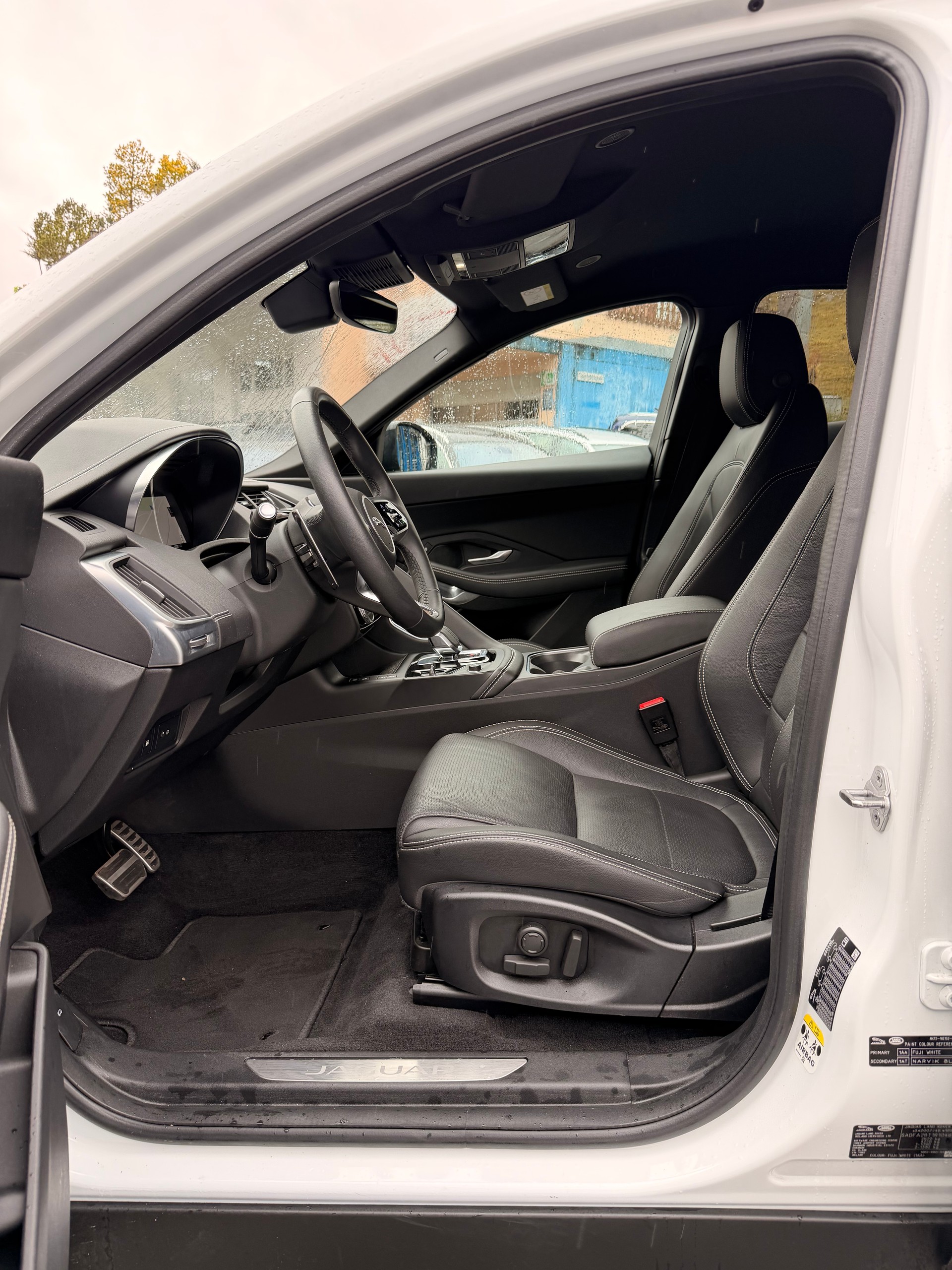 JAGUAR E-Pace 1.5 P300e R-Dynamic AWD HSE-image-7