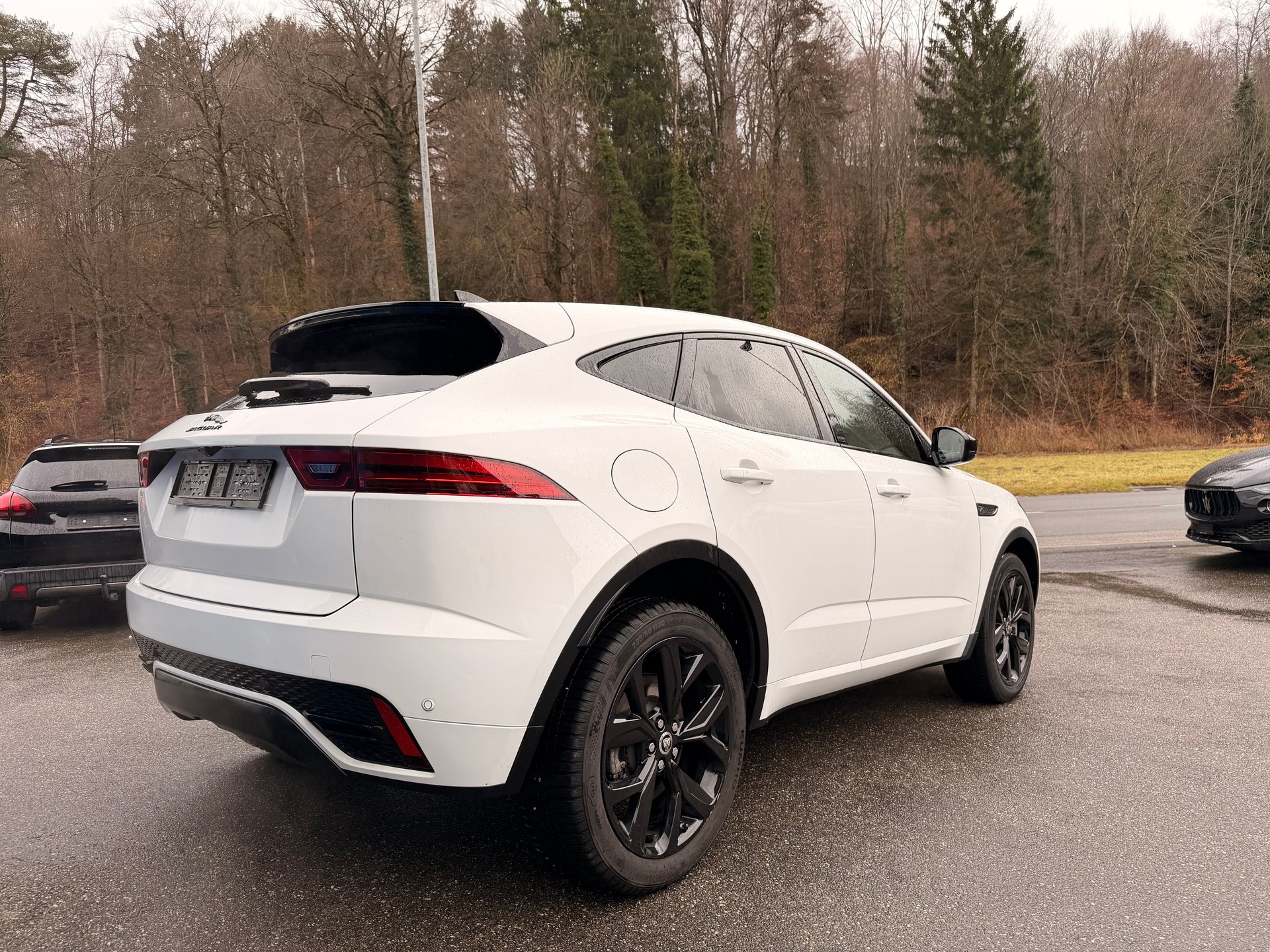 JAGUAR E-Pace 1.5 P300e R-Dynamic AWD HSE-image-3