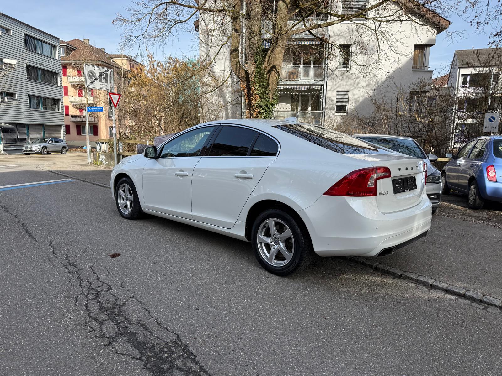 VOLVO S60 T6 Summum Geartronic-image-3