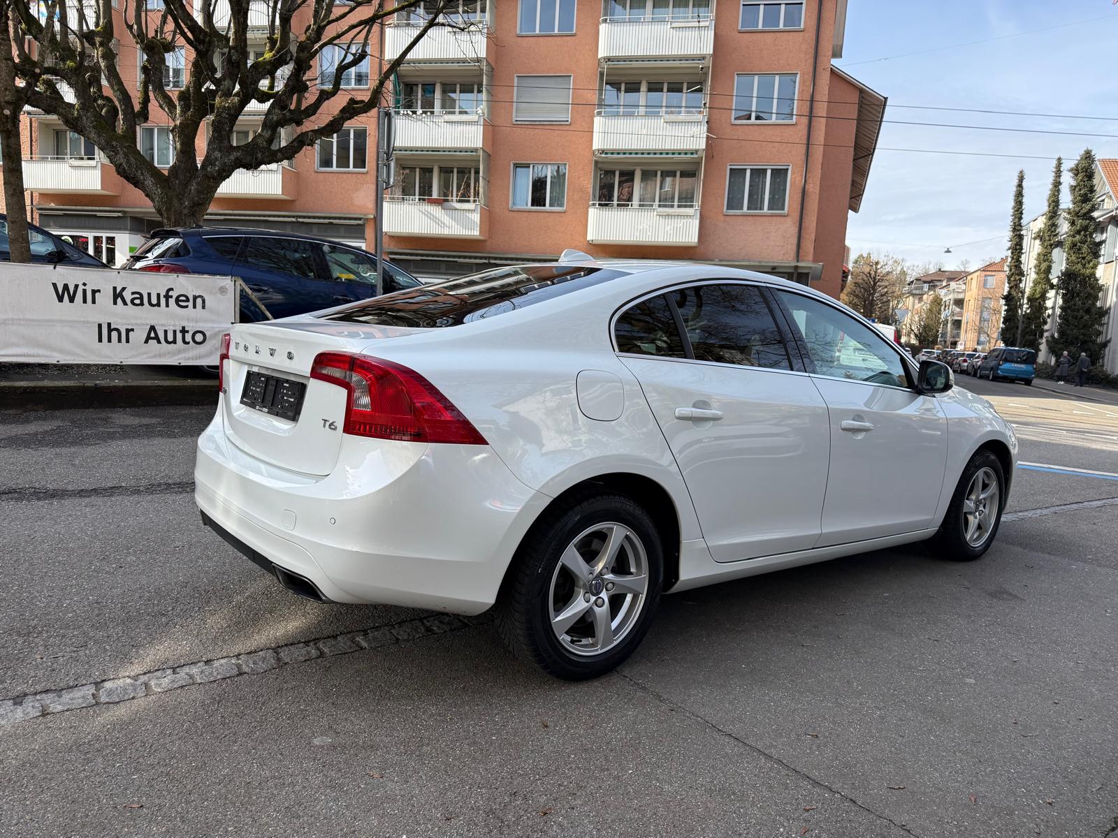 VOLVO S60 T6 Summum Geartronic-image-4