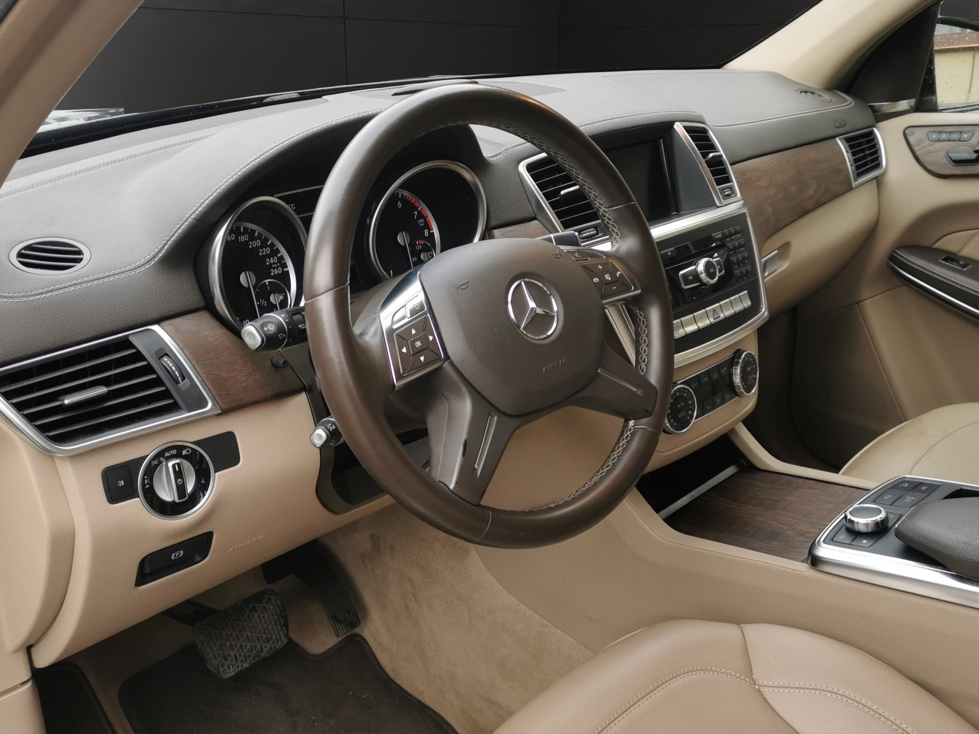 MERCEDES-BENZ GL 500 4Matic 7G-Tronic-image-9