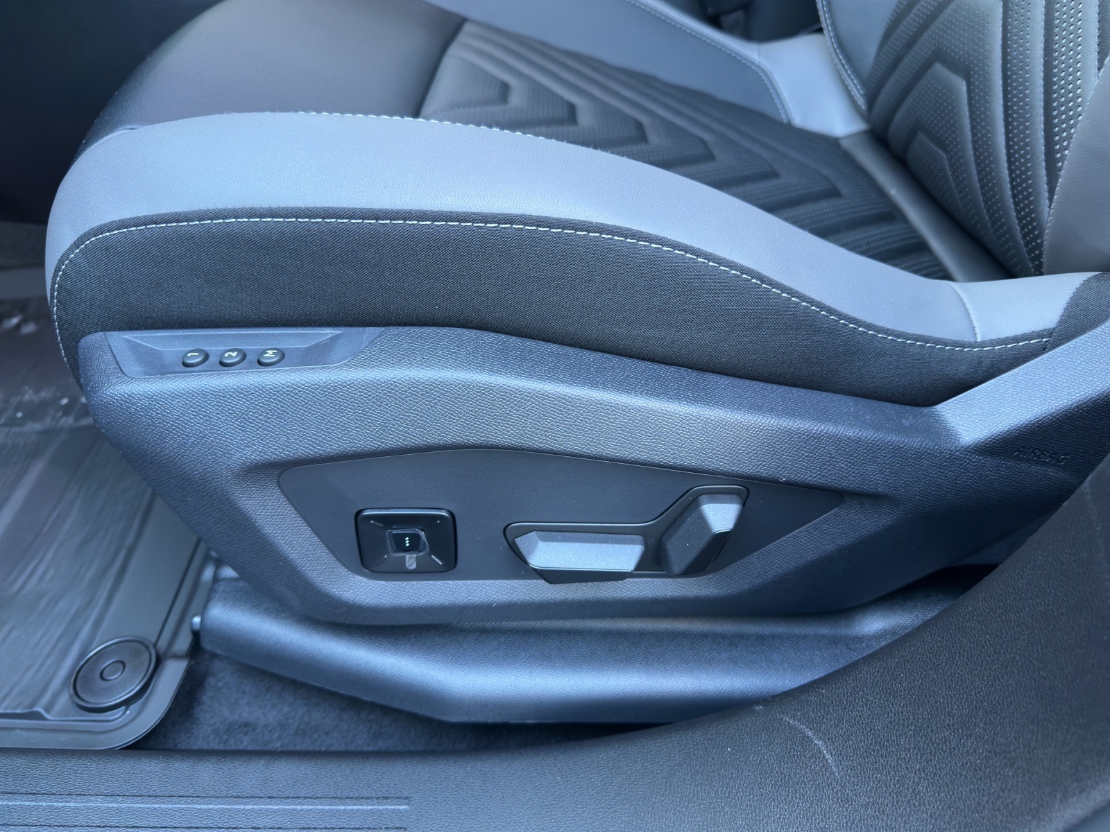 JEEP Compass First Edition-image-14