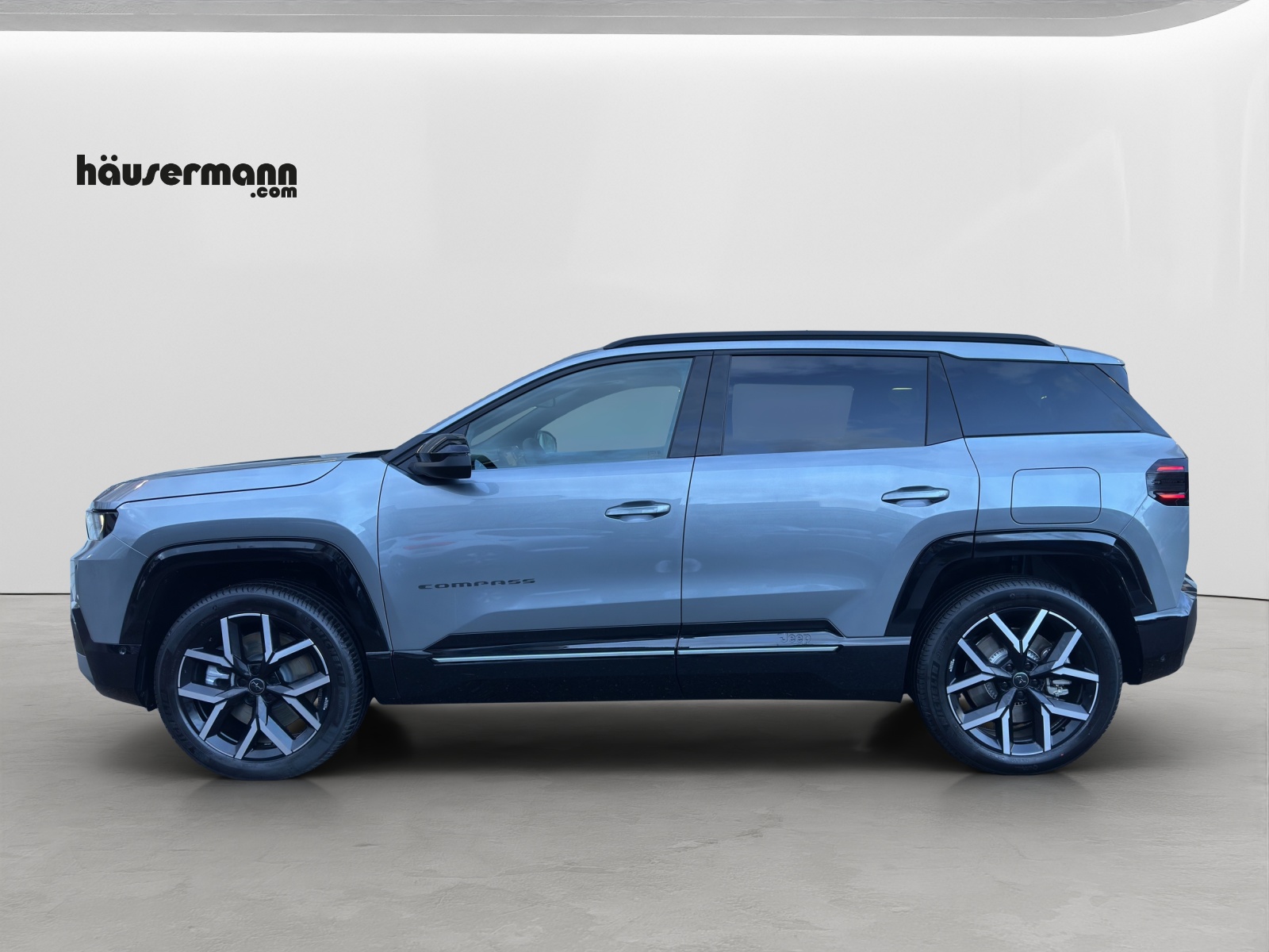 JEEP Compass First Edition-showroom-element-2
