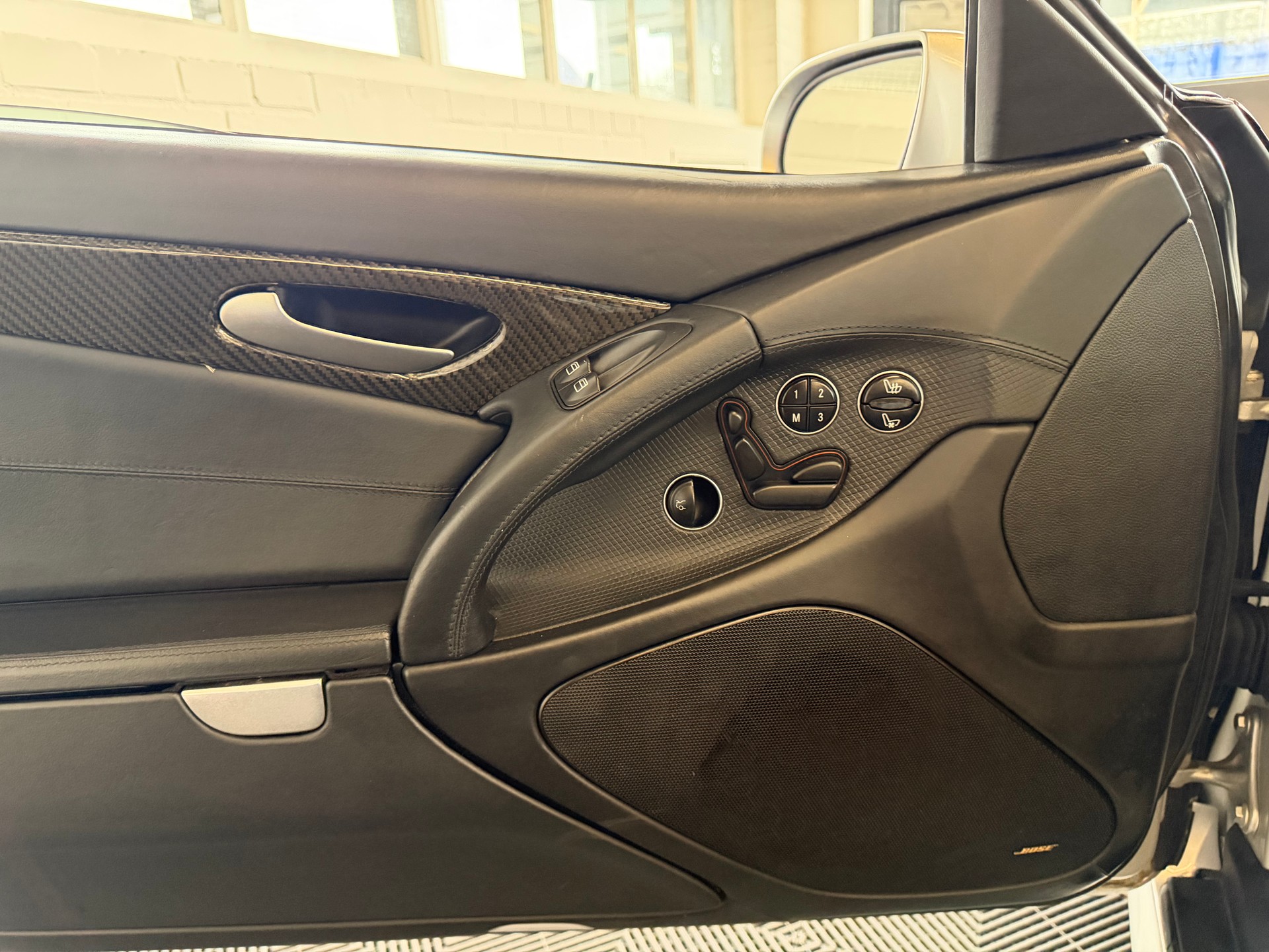 MERCEDES-BENZ SL 65 AMG V12 612 PS Automatic-image-17