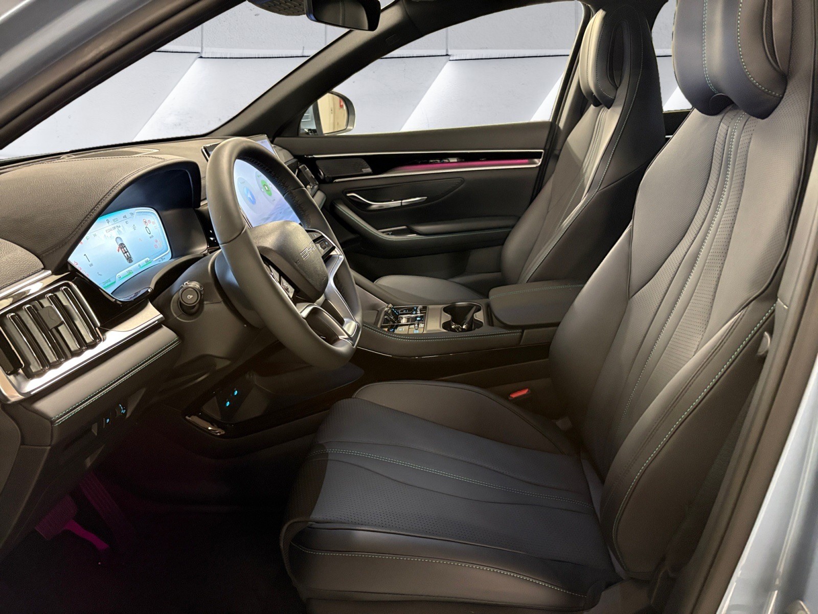BYD Seal U DM-i Design AWD// #1 Elite Dealer – AutoScout24 Award 2025 Winner-image-12