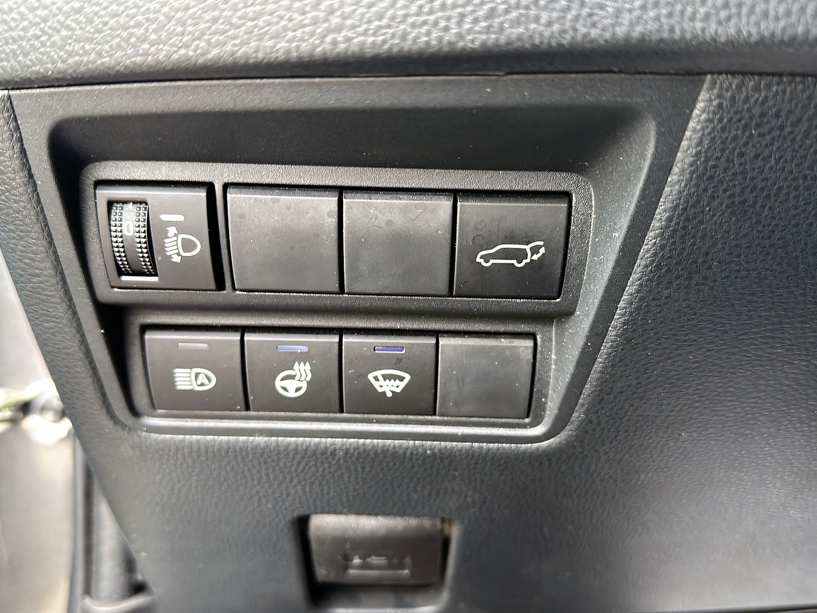TOYOTA Yaris Cross 1.5 Trend e-CVT AWDi-image-8