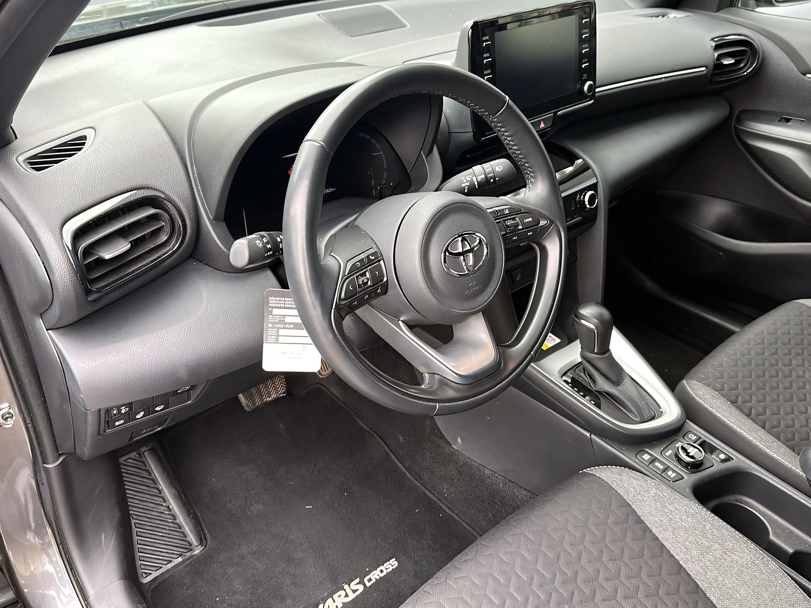 TOYOTA Yaris Cross 1.5 Trend e-CVT AWDi-image-4