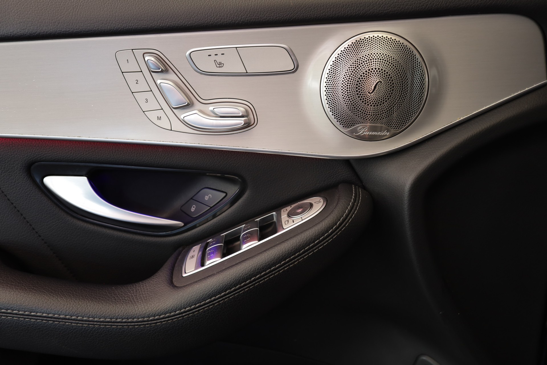 MERCEDES-BENZ GLC 200 AMG Line 4Matic 9G-Tronic-image-11