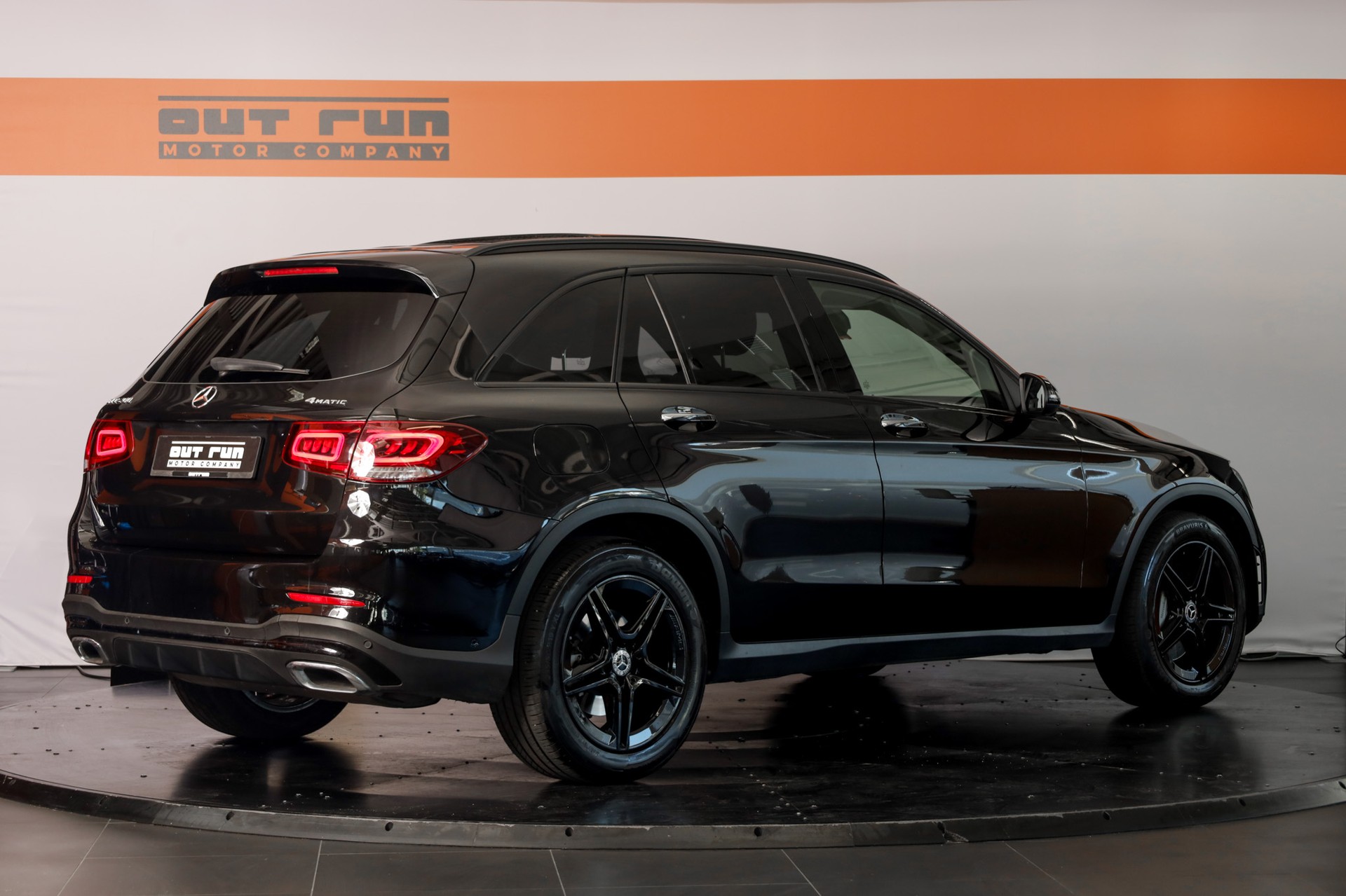 MERCEDES-BENZ GLC 200 AMG Line 4Matic 9G-Tronic-image-7