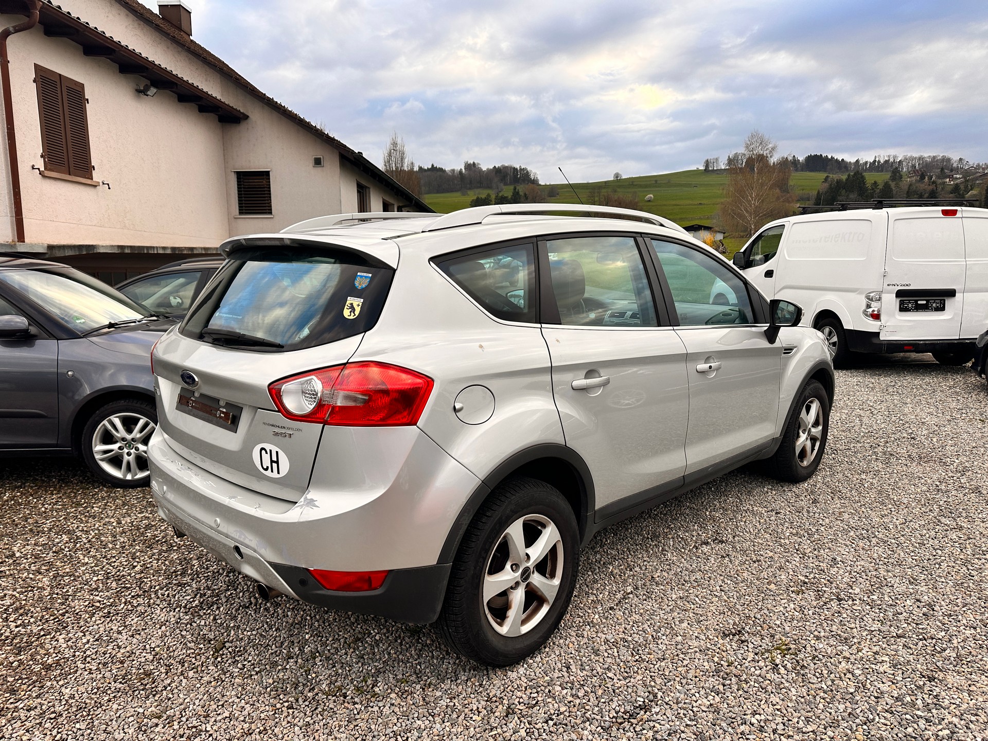 FORD Kuga 2.5 Turbo Titanium 4WD Automatic-showroom-element-1