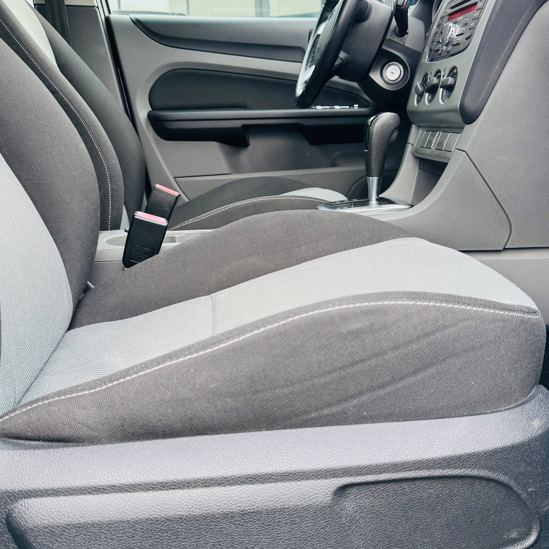 FORD Focus 1.6i Carving Automatic-image-15