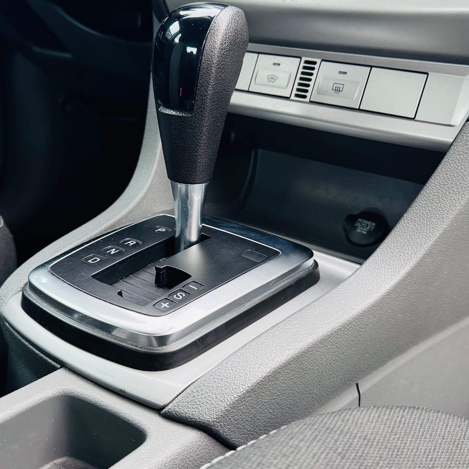 FORD Focus 1.6i Carving Automatic-image-10