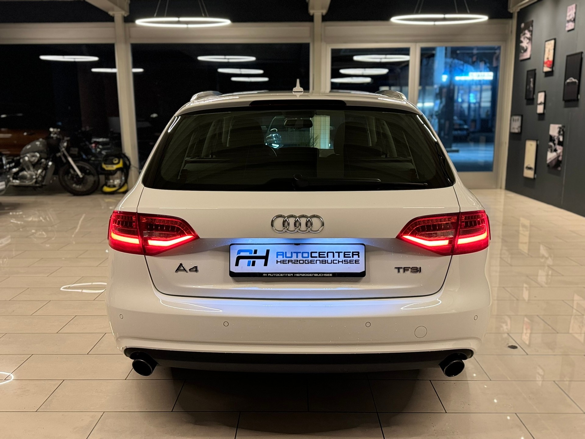 AUDI A4 Avant 1.8 TFSI multitronic-image-5