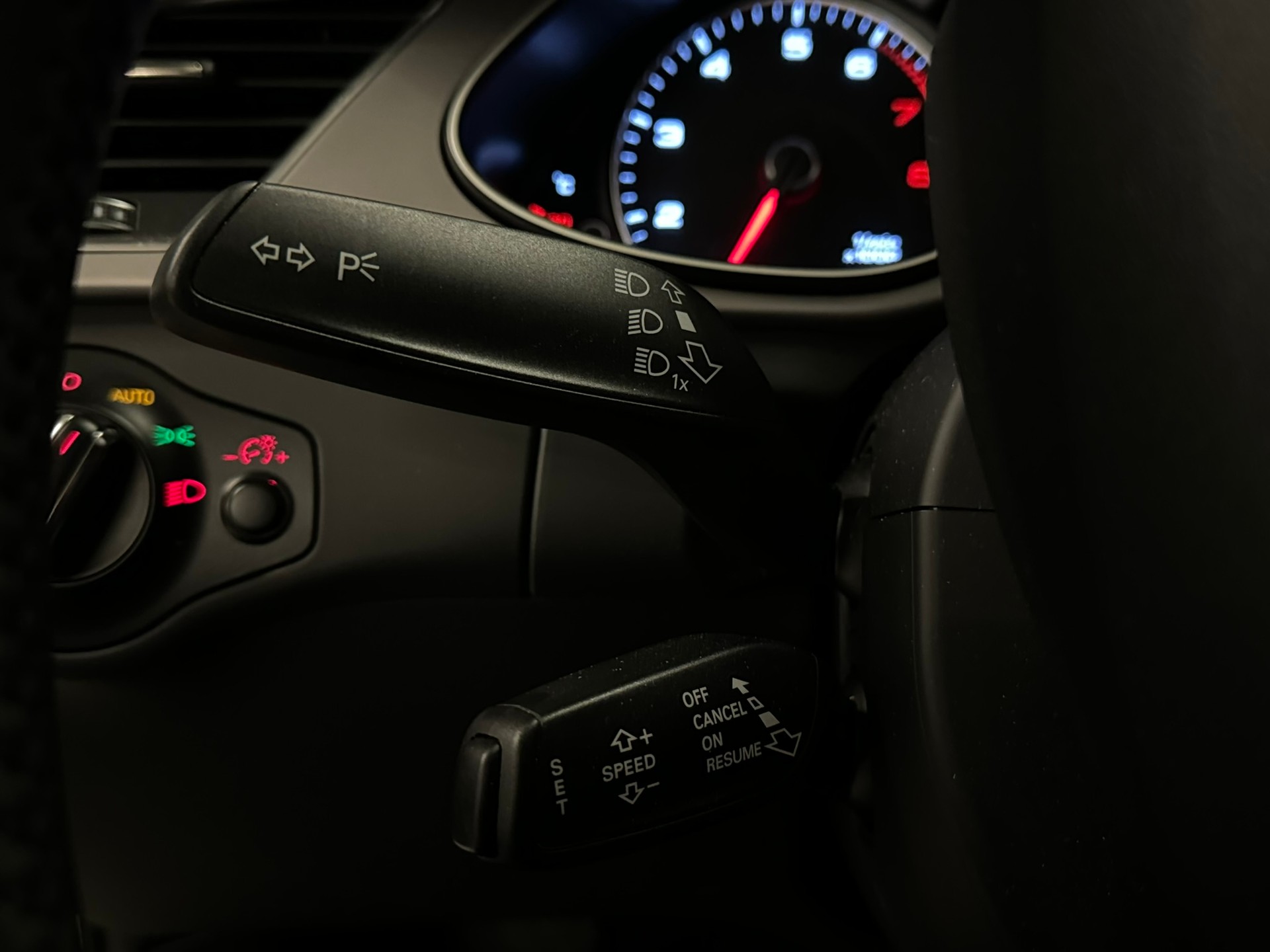 AUDI A4 Avant 1.8 TFSI multitronic-image-18