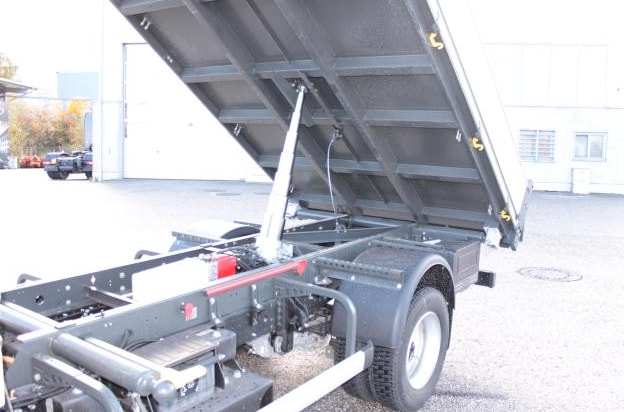 MITSUBISHI FUSO eCanter 4S15E Dreiseitenkipper 4x2-image-5