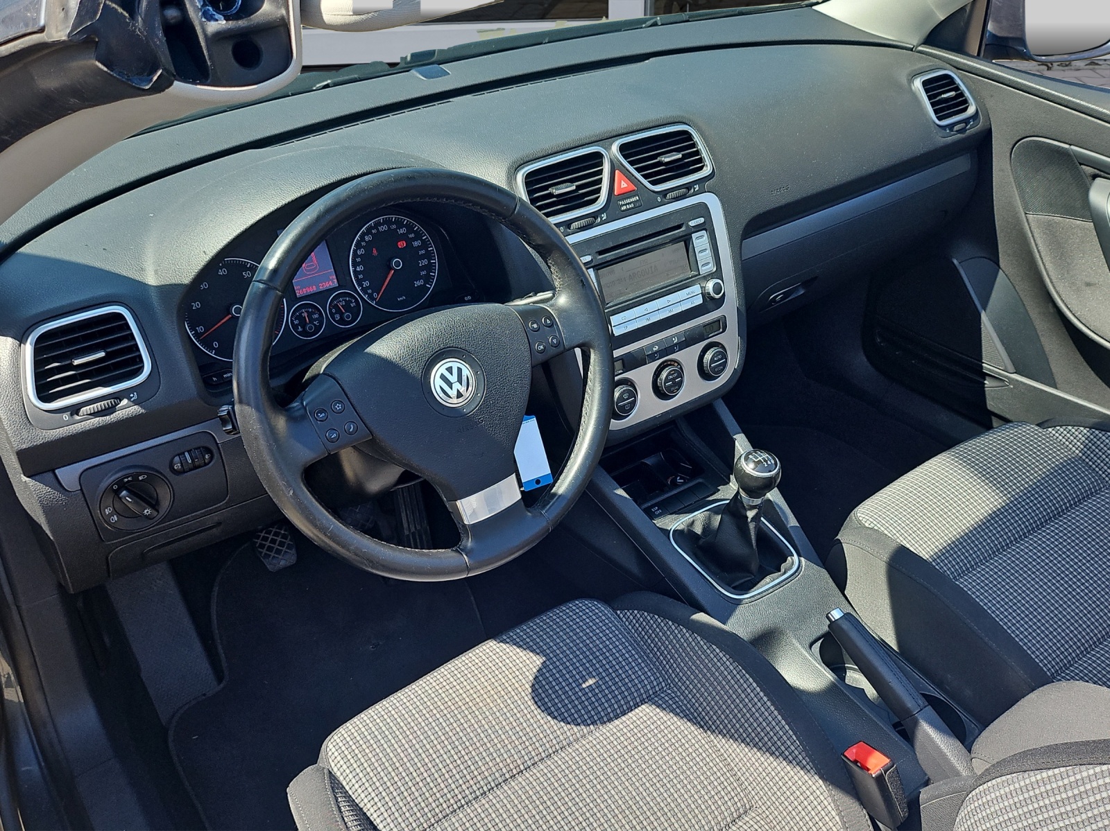 VW Eos 2.0 FSI-image-10