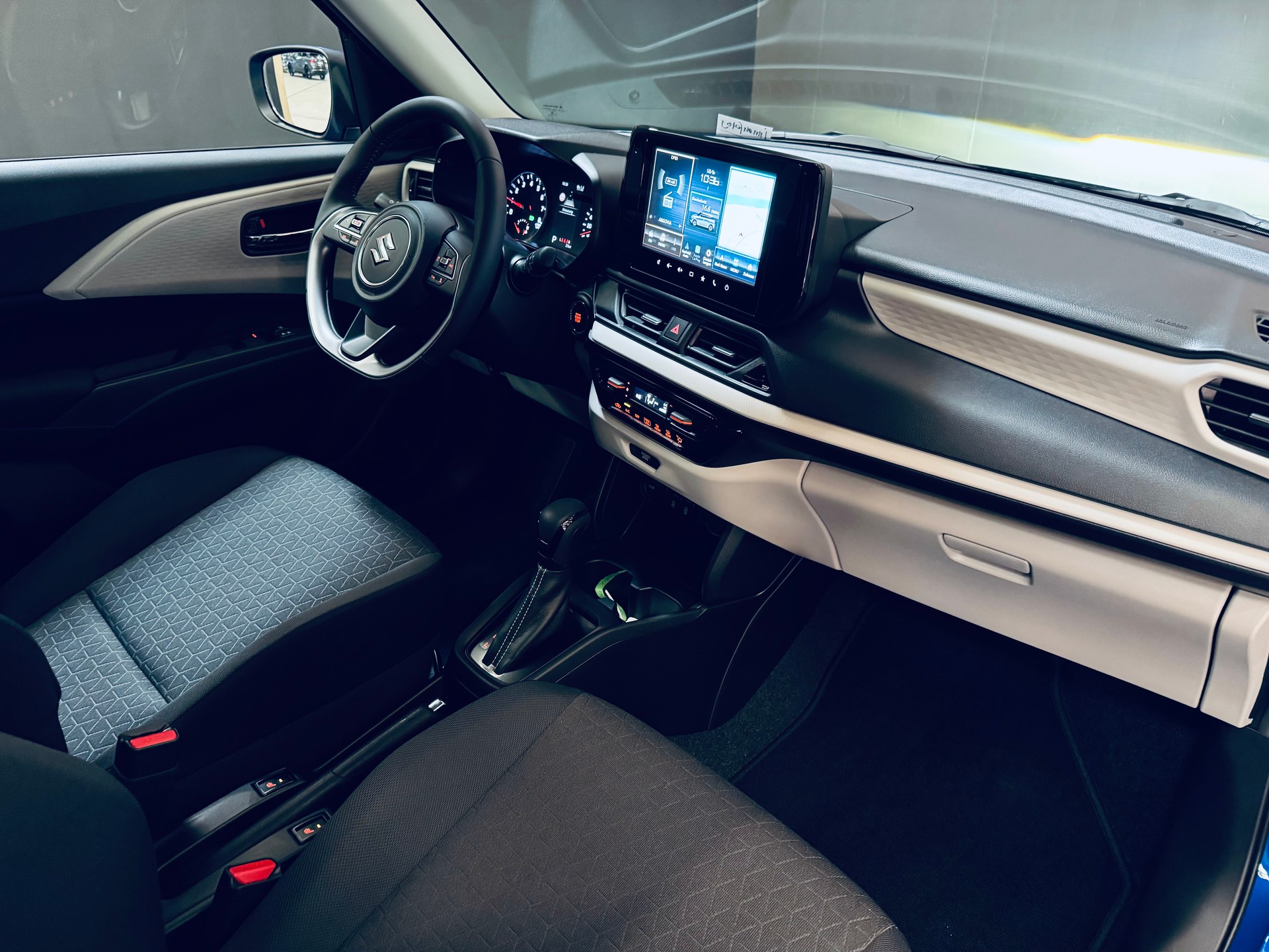 SUZUKI Swift 1.2 Compact Top Hybrid CVT-image-17