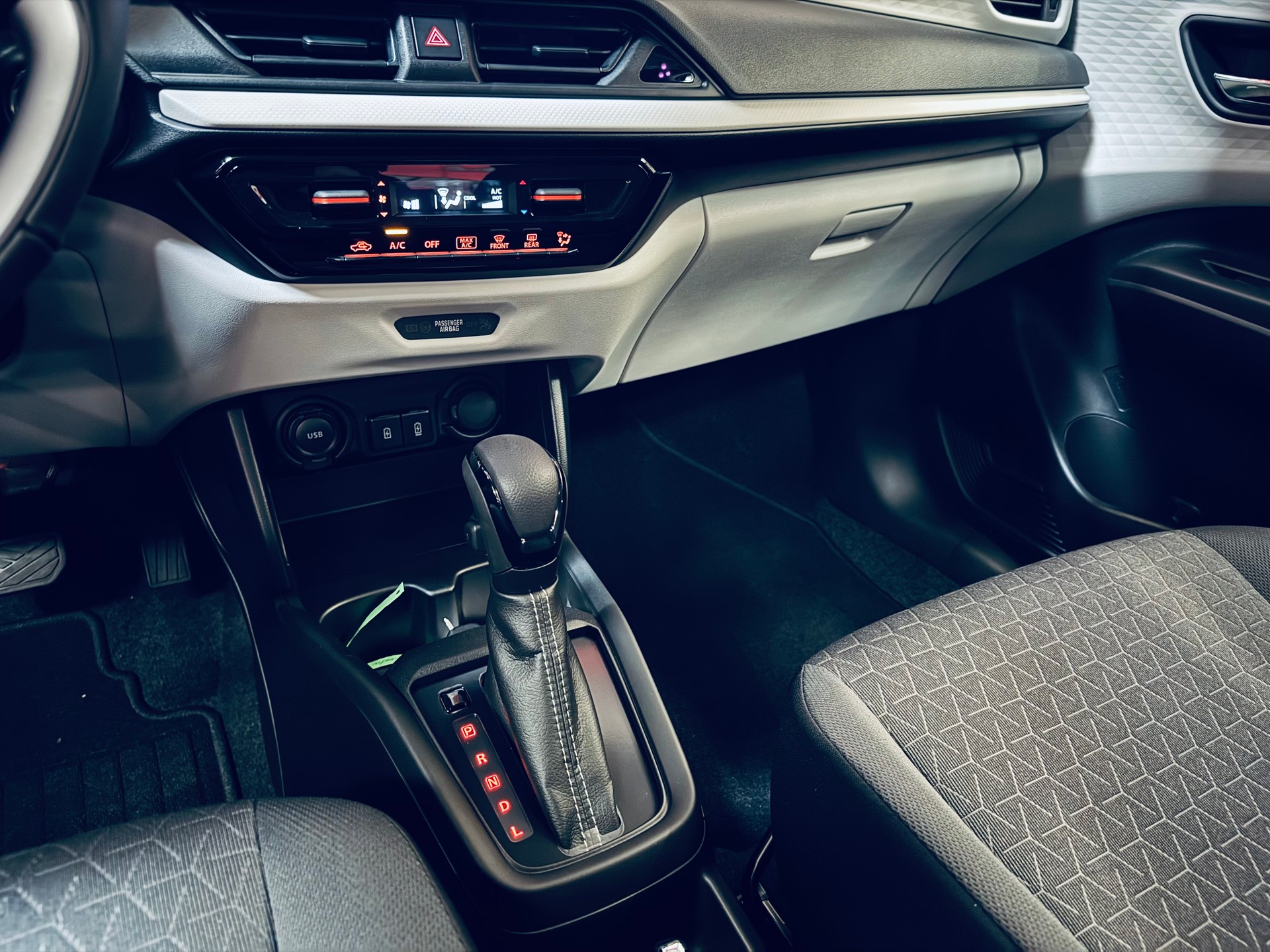 SUZUKI Swift 1.2 Compact Top Hybrid CVT-image-15