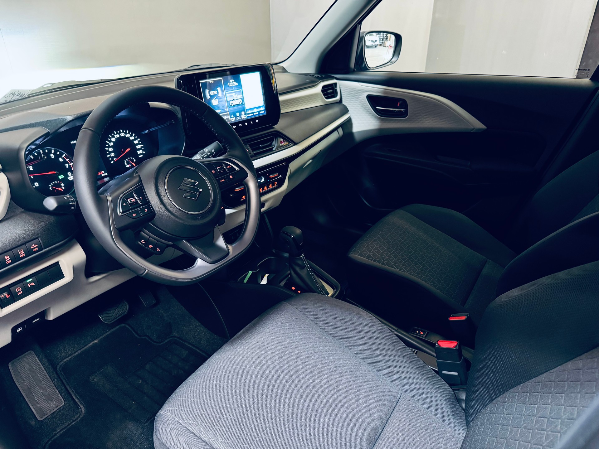 SUZUKI Swift 1.2 Compact Top Hybrid CVT-image-12