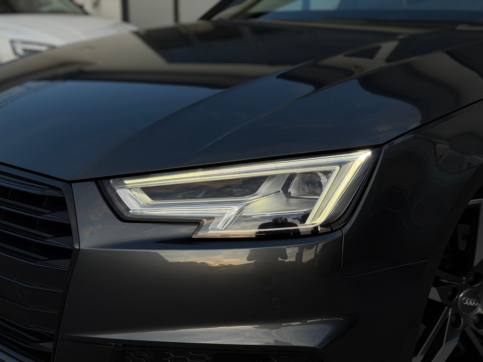 AUDI A4 Avant 2.0 TFSI Sport quattro S-tronic-image-8