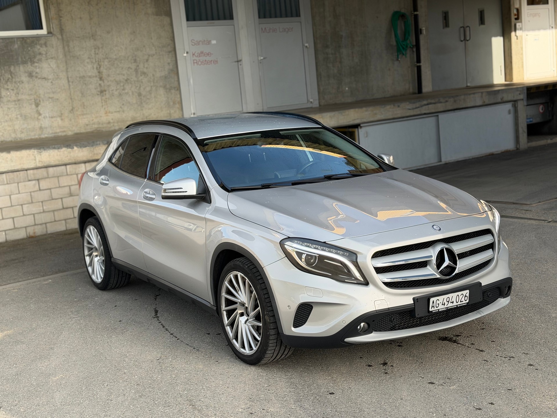 MERCEDES-BENZ GLA 200 CDI Urban 7G-DCT-image-2